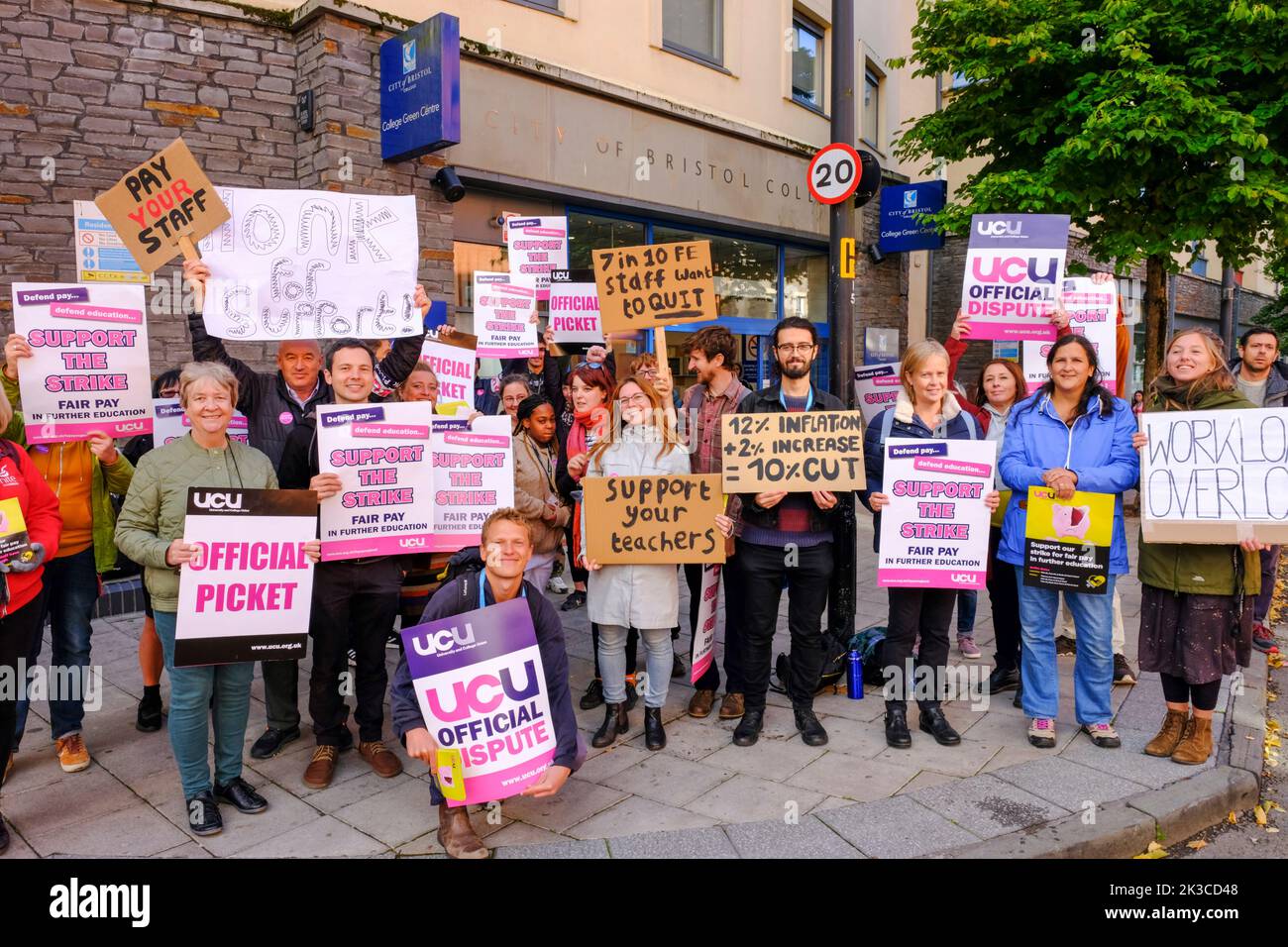 Bristol, UK. 26th Sep, 2022. Bristol Further Education lecturers take