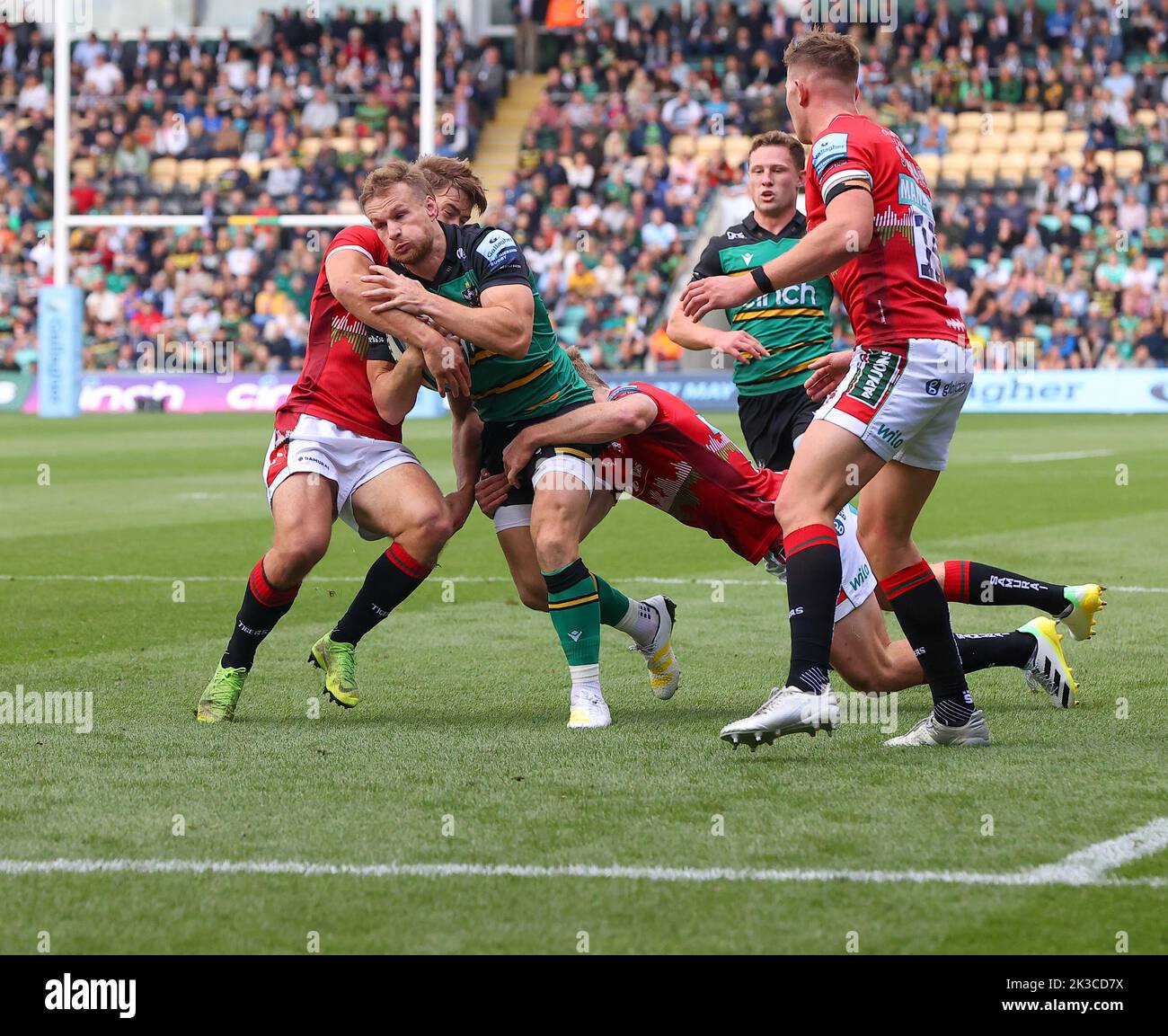 Northampton saints rory hutchinson hi-res stock photography and images ...