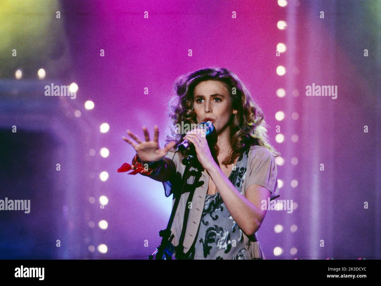 Sophie b hawkins 1994 hi-res stock photography and images - Alamy