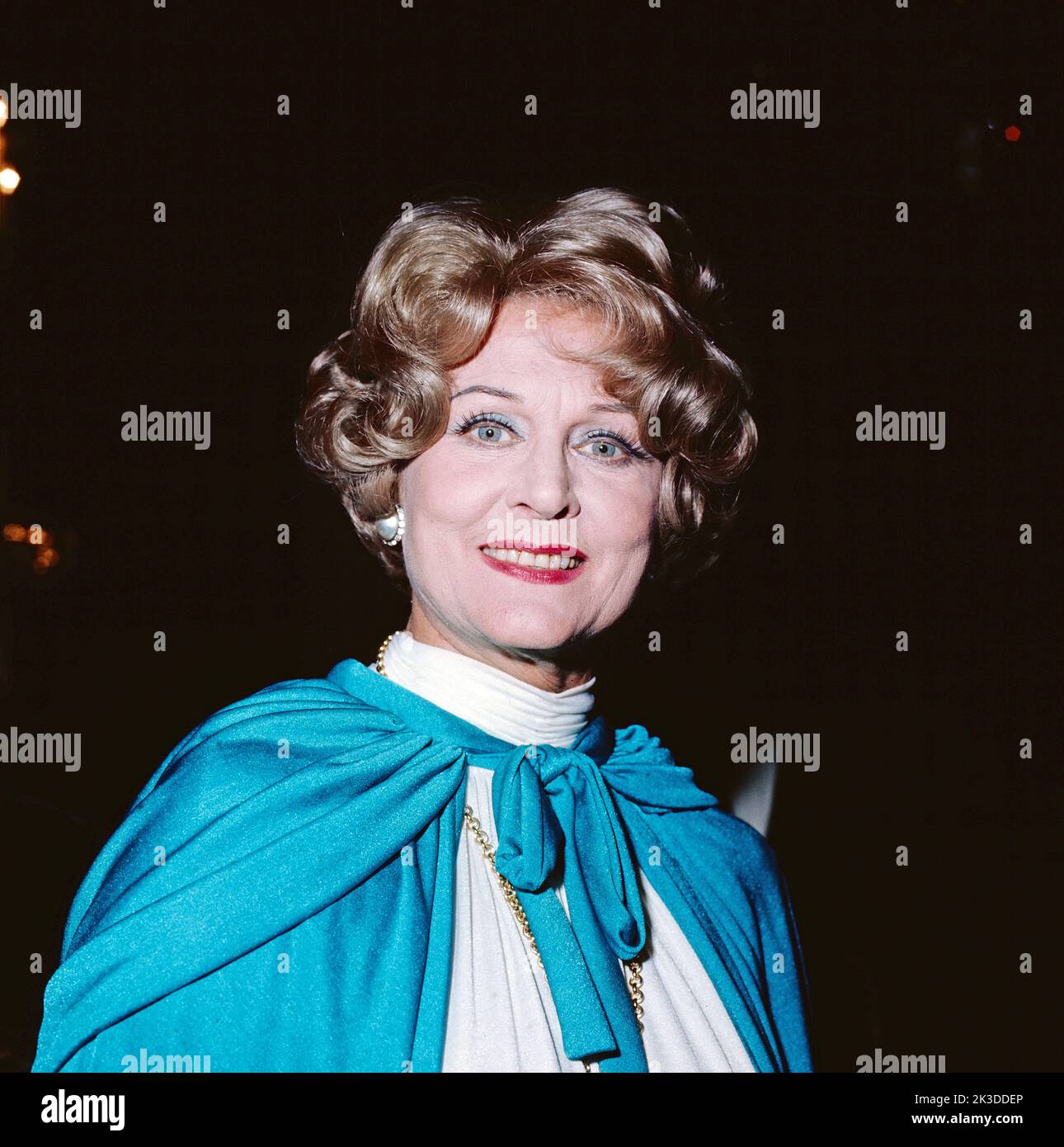 Marika Rökk, ungarische Sängerin, Tänzerin und Schauspielerin, Portrait ...