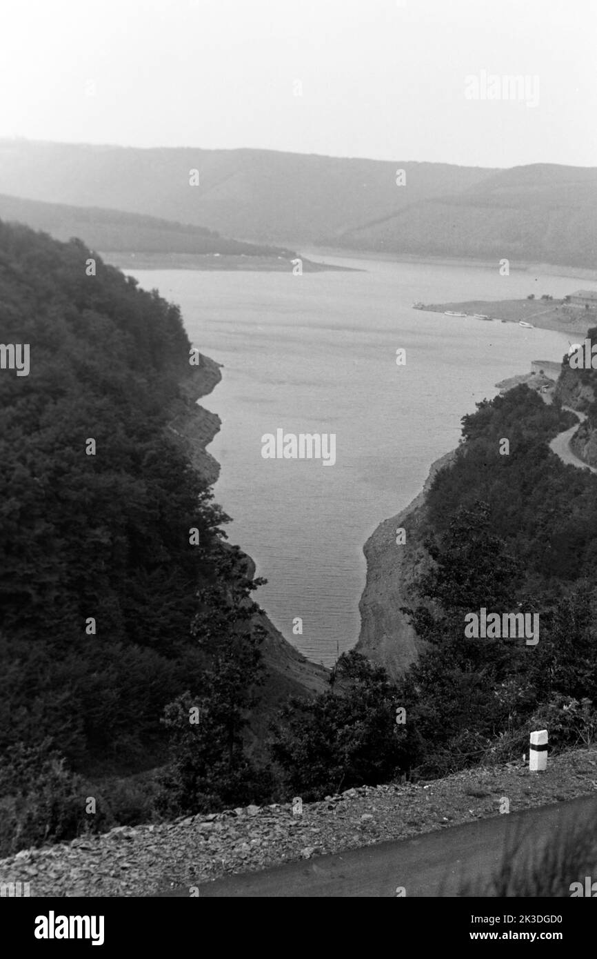 Blick von der Seerandstraße auf den Rurstausee, 1952. View of Rur Reservoir as seen from Seerand Street, 1952. Stock Photo