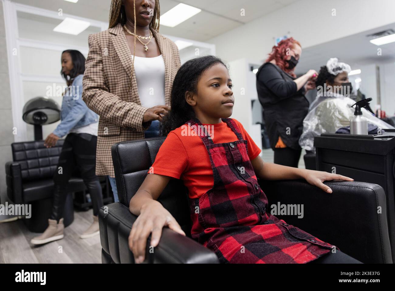 Salon chair hi-res stock photography and images - Alamy