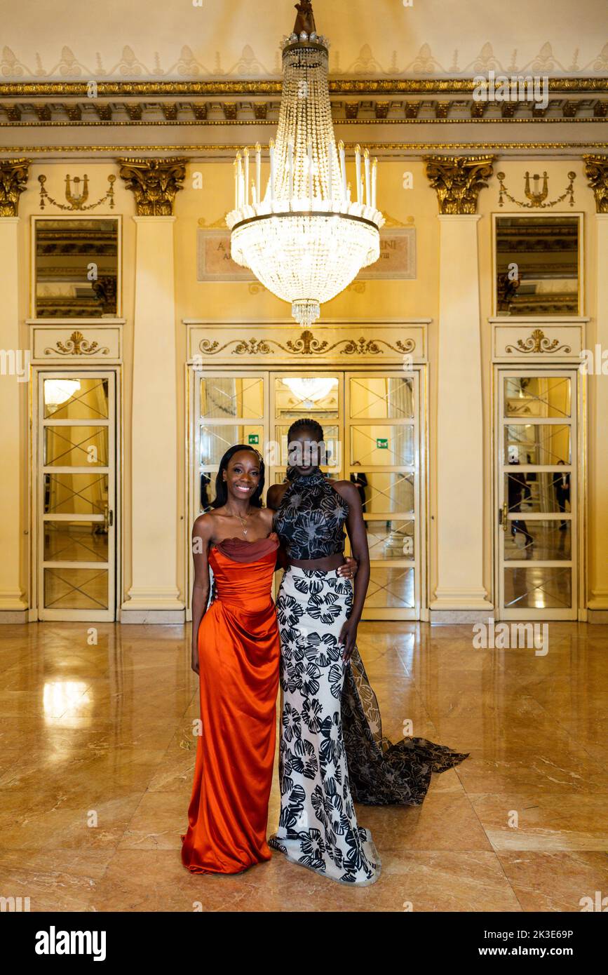 Samantha Pattinson Adut Aketch Milan Fashion Week Women S S