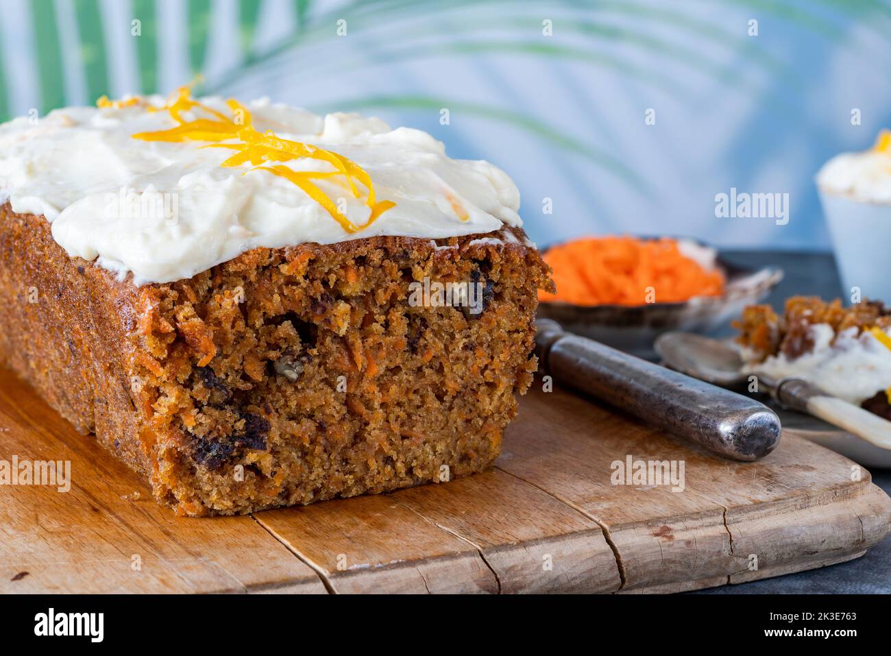 Classic carrot cake with vanilla cheese frosting Stock Photo - Alamy