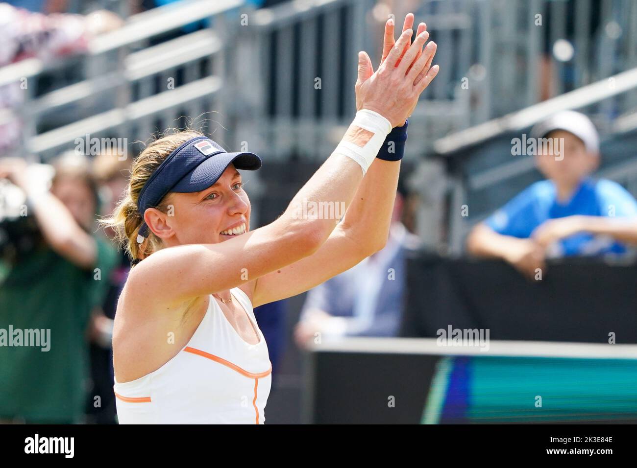 'S-HERTOGENBOSCH, NETHERLANDS - JUNE 12: Ekaterina Alexandrova of Russia celebrating her tournament win after the Womens Singles Final match between Aryna Sabalenka of Belarus and Ekaterina Alexandrova of Russia at the Autotron on June 12, 2022 in 's-Hertogenbosch, Netherlands (Photo by Joris Verwijst/BSR Agency) Stock Photo