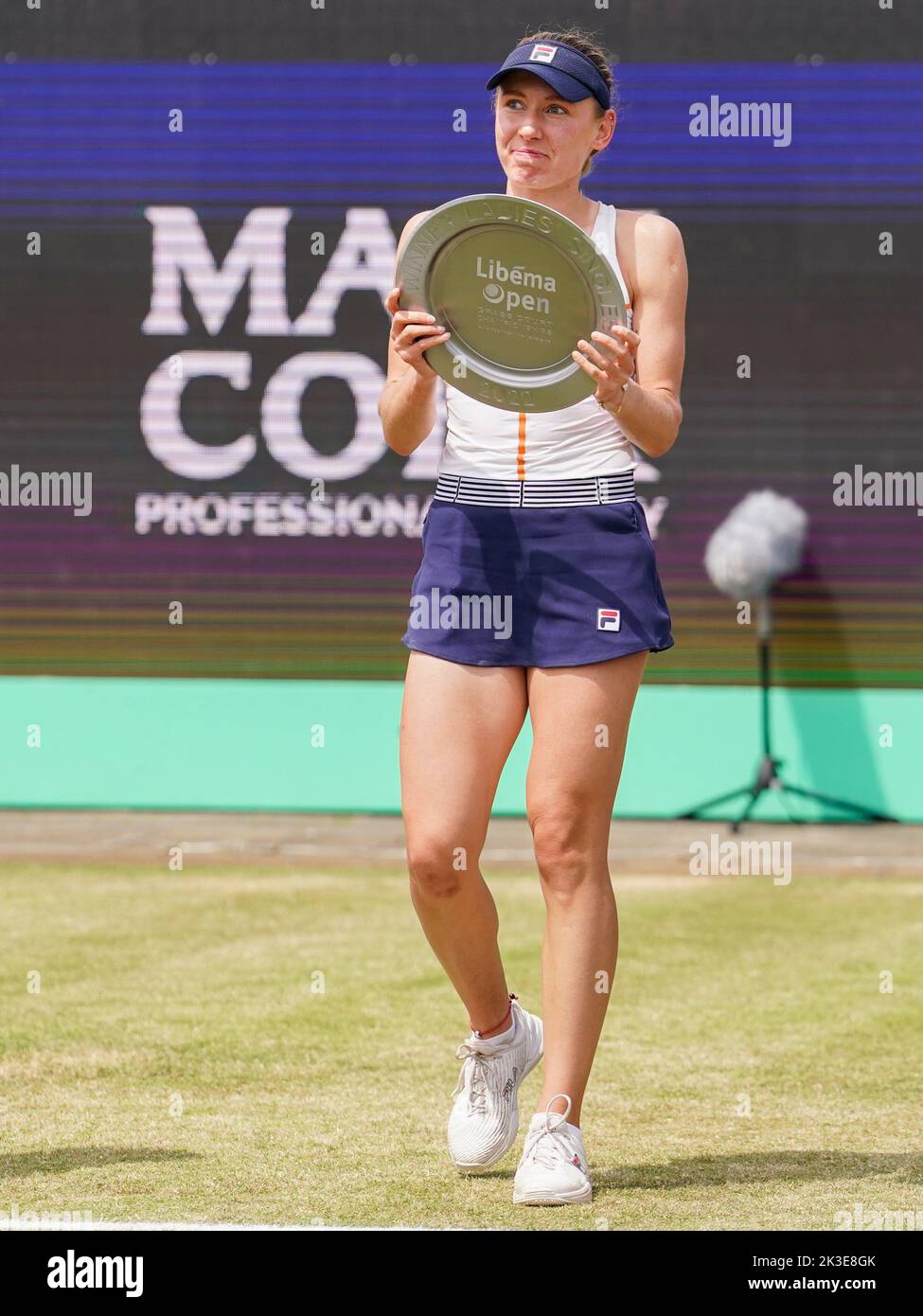 'S-HERTOGENBOSCH, NETHERLANDS - JUNE 12: Ekaterina Alexandrova of Russia during the Winners Ceremony following the Womens Singles Final match between Aryna Sabalenka of Belarus and Ekaterina Alexandrova of Russia at the Autotron on June 12, 2022 in 's-Hertogenbosch, Netherlands (Photo by Joris Verwijst/BSR Agency) Stock Photo