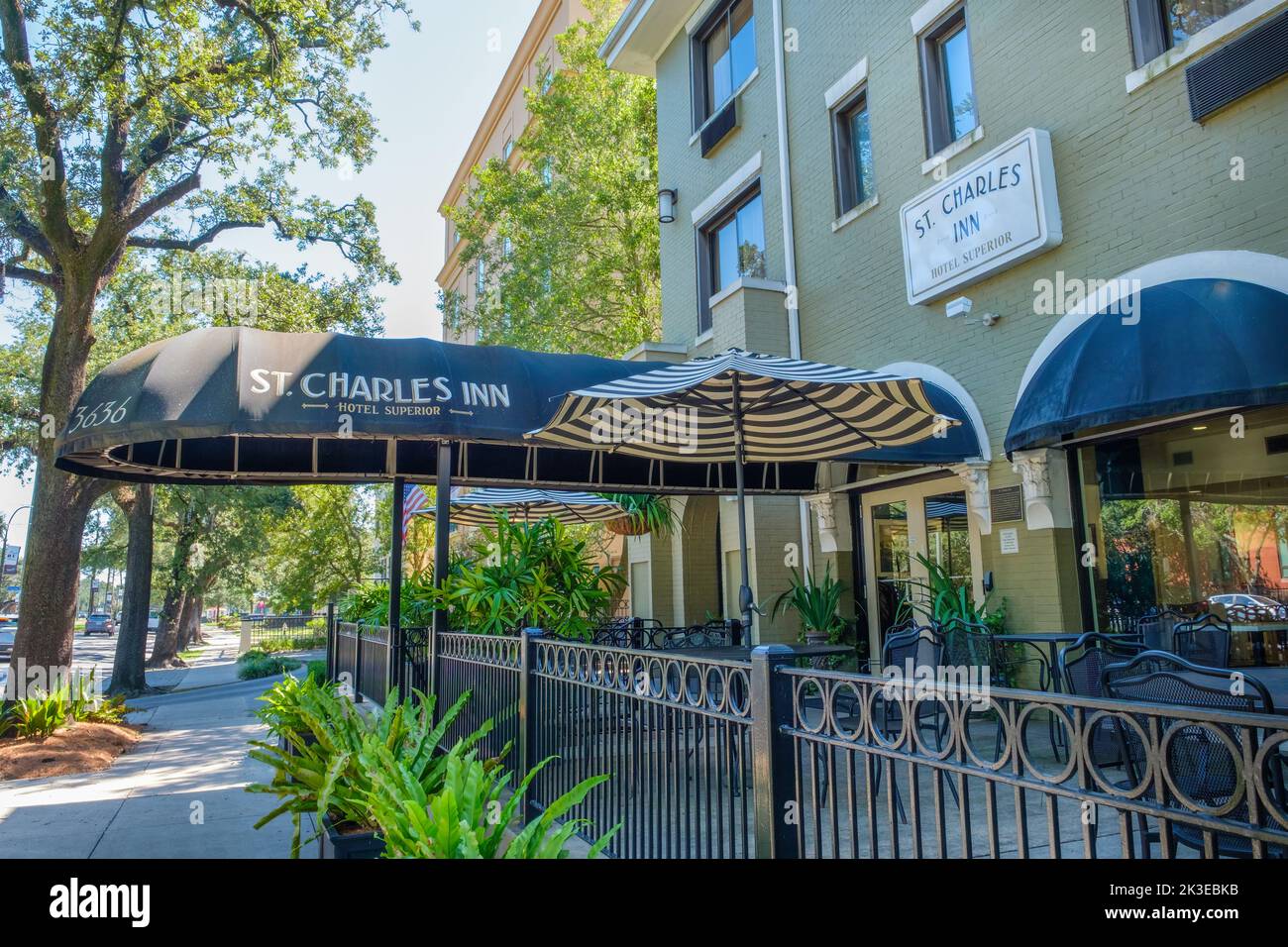 NEW ORLEANS, LA, USA - SEPTEMBER 14, 2022: Entrance to St. Charles Inn - Hotel Superior on St. Charles Avenue in Uptown New Orleans Stock Photo