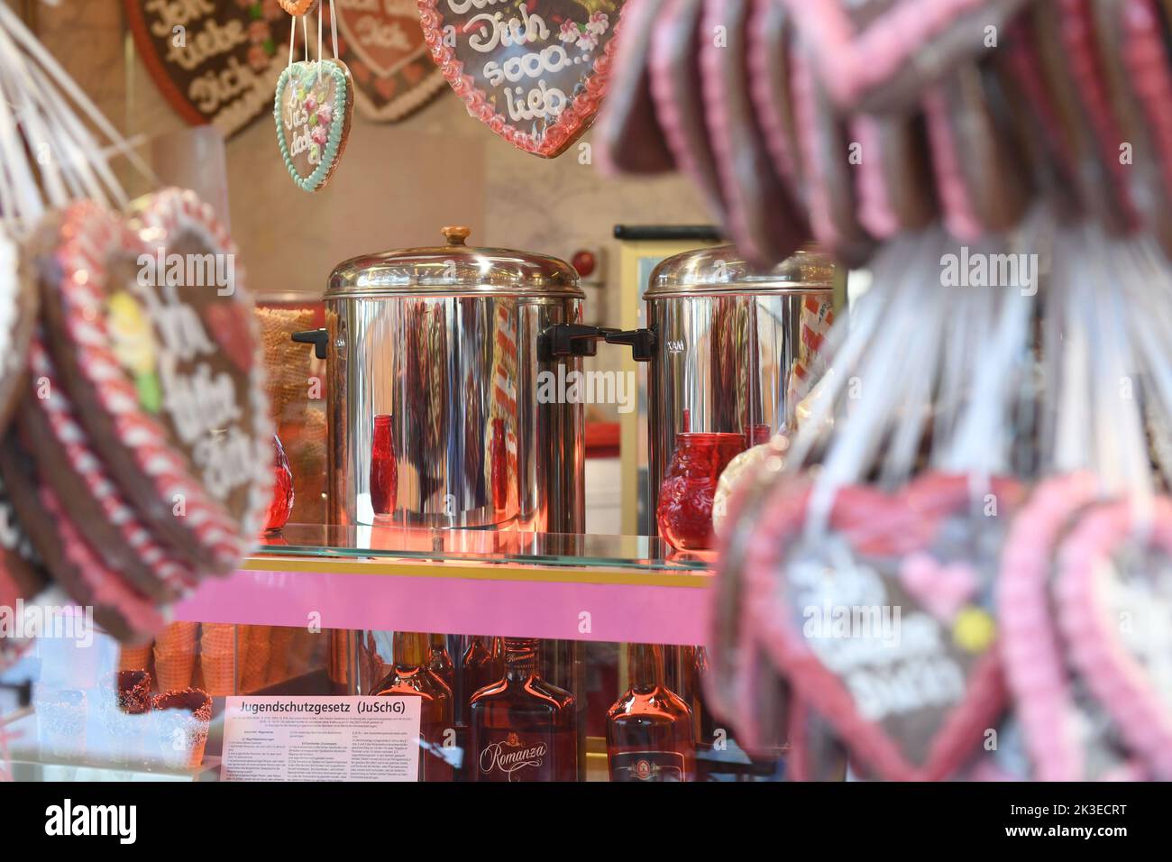 Munich, Germany. 26th Sep, 2022. Mulled wine is offered at a stand at the Oktoberfest. The Wiesn