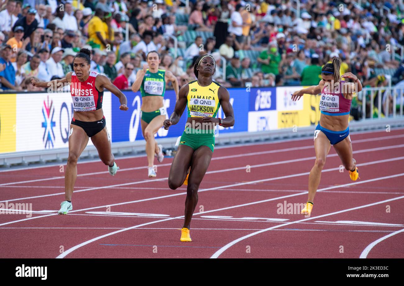 Mujinga Kambundji of Switzerland and  Shericka Jackson of Jamaica competing in the women’s 200m semi final at the World Athletics Championships, Haywa Stock Photo