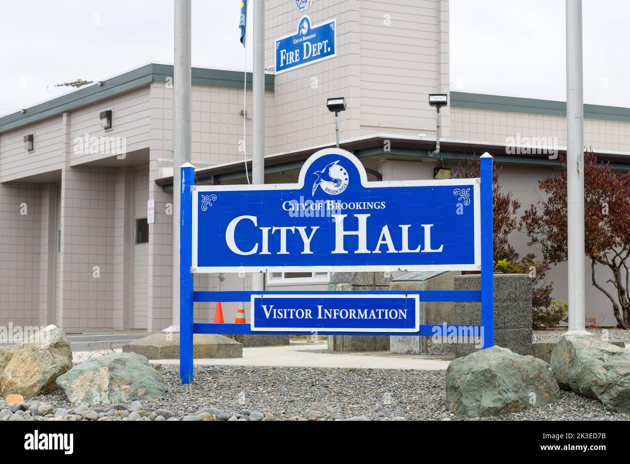 Brookings, OR, USA - September 17, 2022; Sign for City of Brookings City Hall and Visitor Information in Southwest Oregon Stock Photo