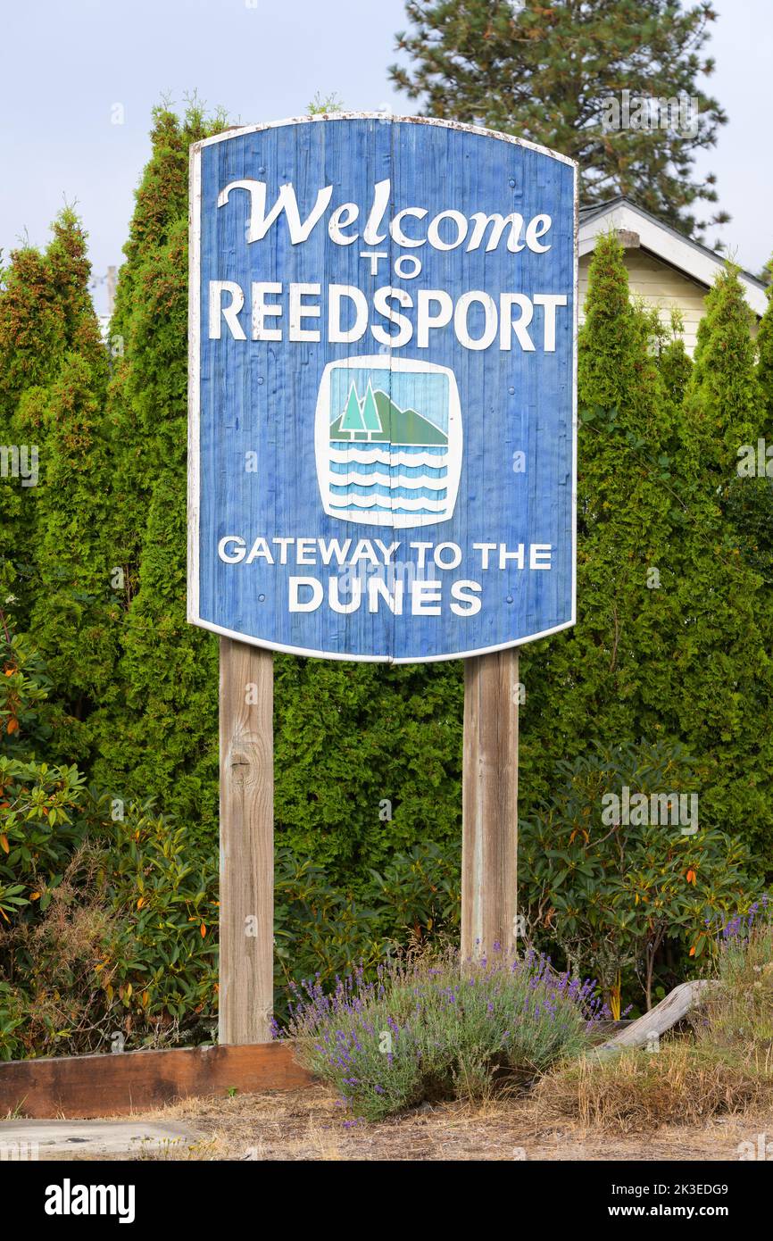 Reedsport, OR, USA - September 16, 2022; Sign post for Welcome to Reedsport Gateway to the Dunes on the Oregon Coast Stock Photo