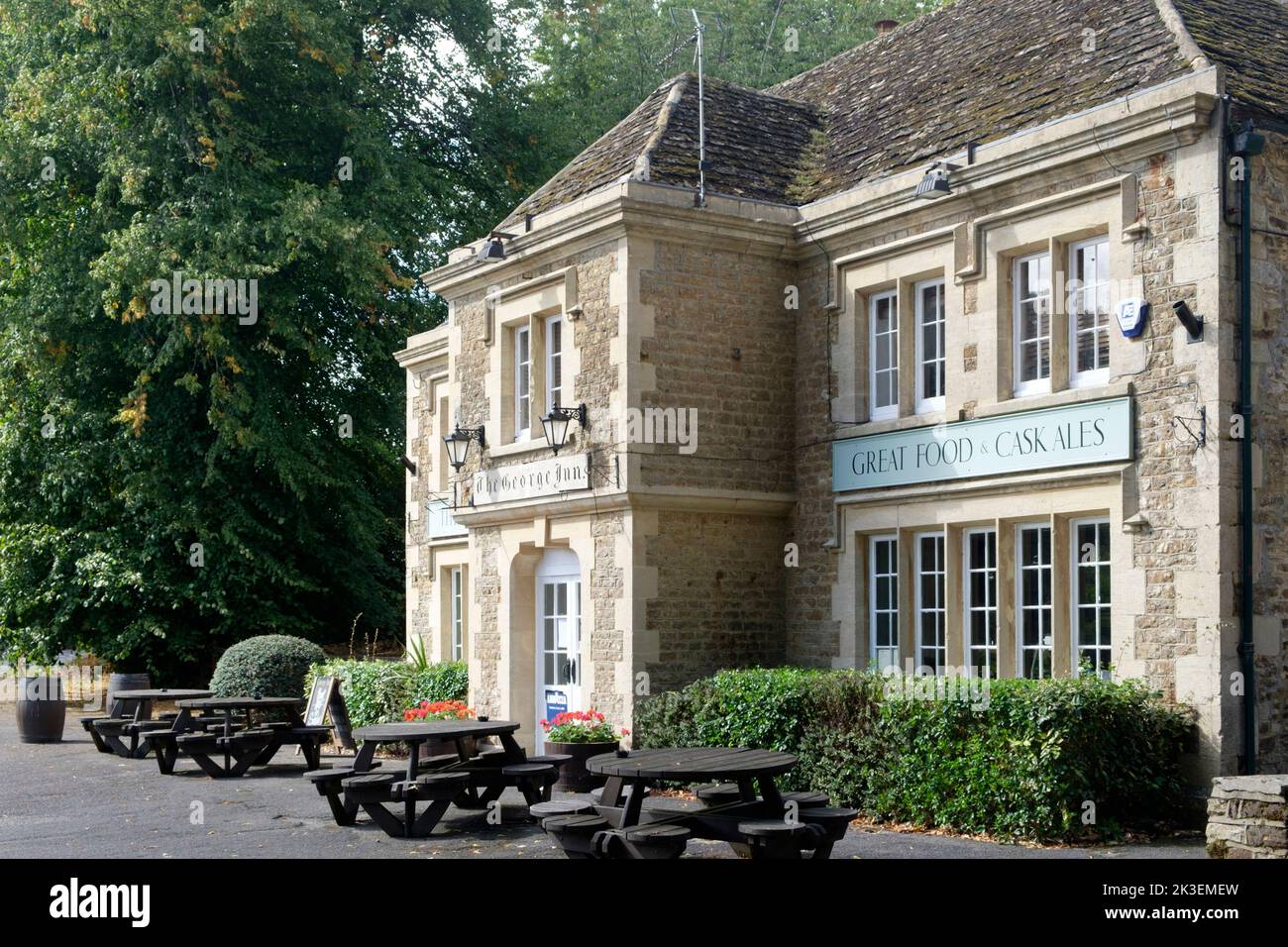 The George Inn, a Wiltshire Pub in Sandy Lane between Chippenham and Devizes Stock Photo