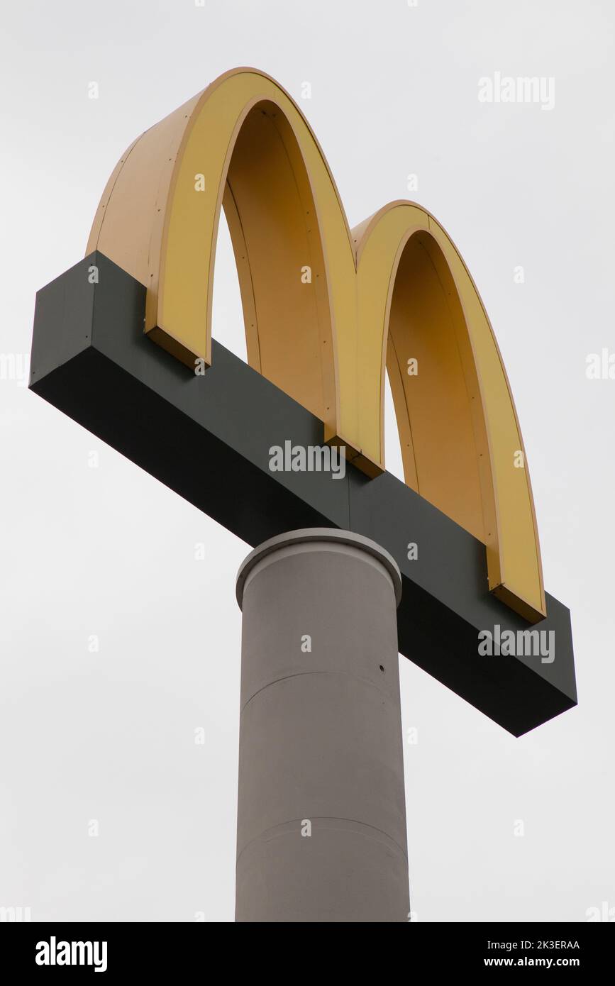 Golden arches hi-res stock photography and images - Alamy