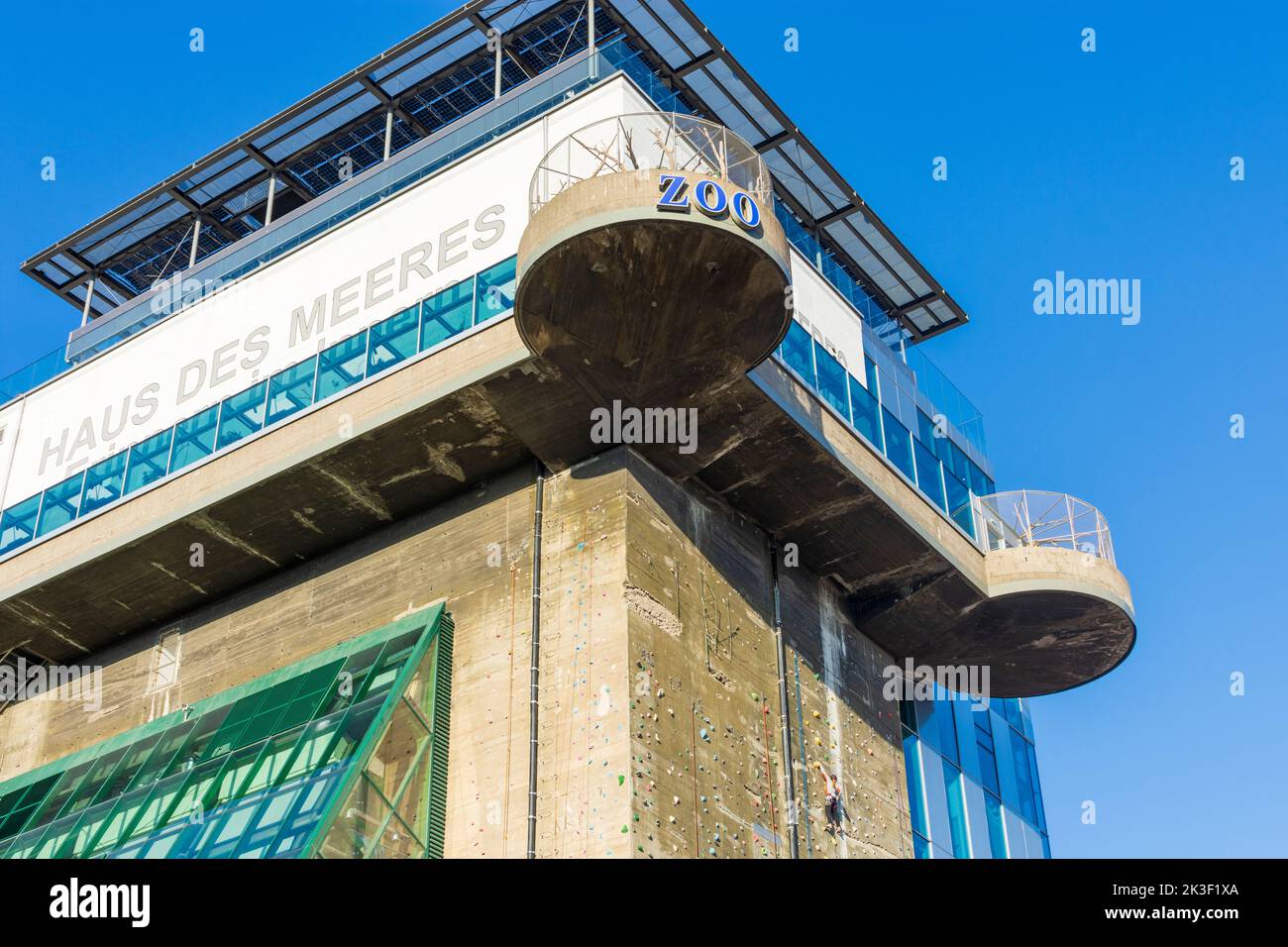 Wien, Vienna: Haus des Meeres public aquarium in former flak tower, climber at wall in 06. Mariahilf, Wien, Austria Stock Photo