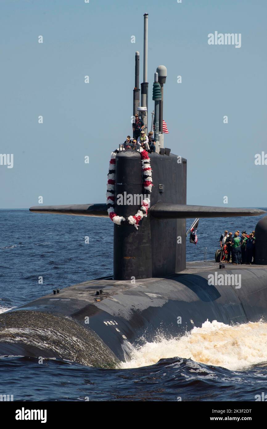 Kings Bay, United States. 22 September, 2022. The U.S. Navy nuclear-power Ohio-class guided-missile submarine USS Georgia displays a traditional homecoming Hawaiian lei on the hull as it returns to its homeport at Naval Submarine Base Kings Bay September 22, 2022 in St Marys, Georgia. Credit: MCS Ashley Berumen/U.S. Navy/Alamy Live News Stock Photo