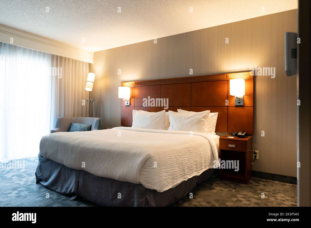 King size hotel bedroom Stock Photo