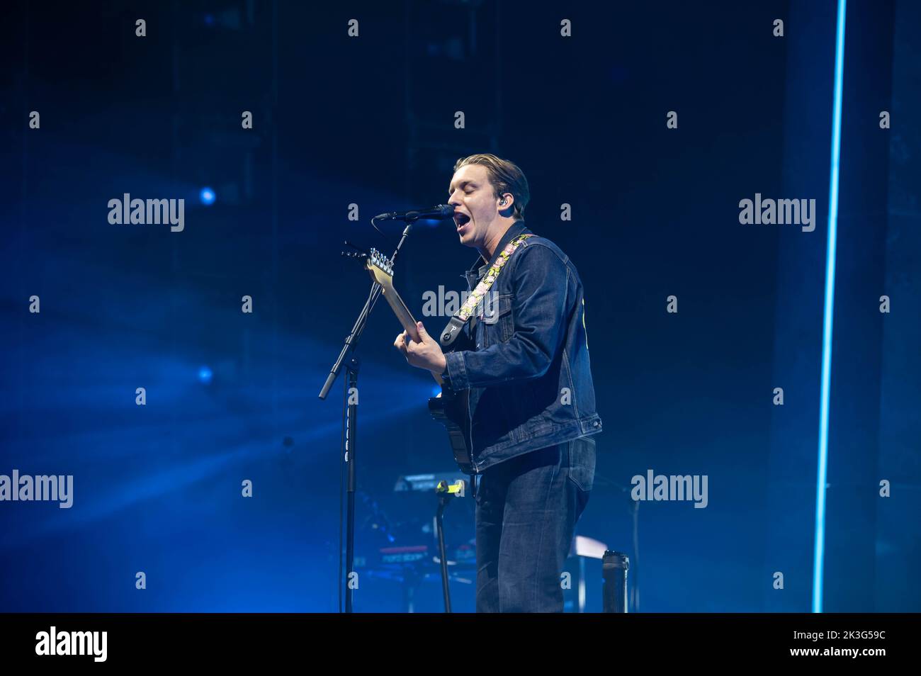 Glasgow, Scotland, 26th September 2022, Ezra performing at OVO