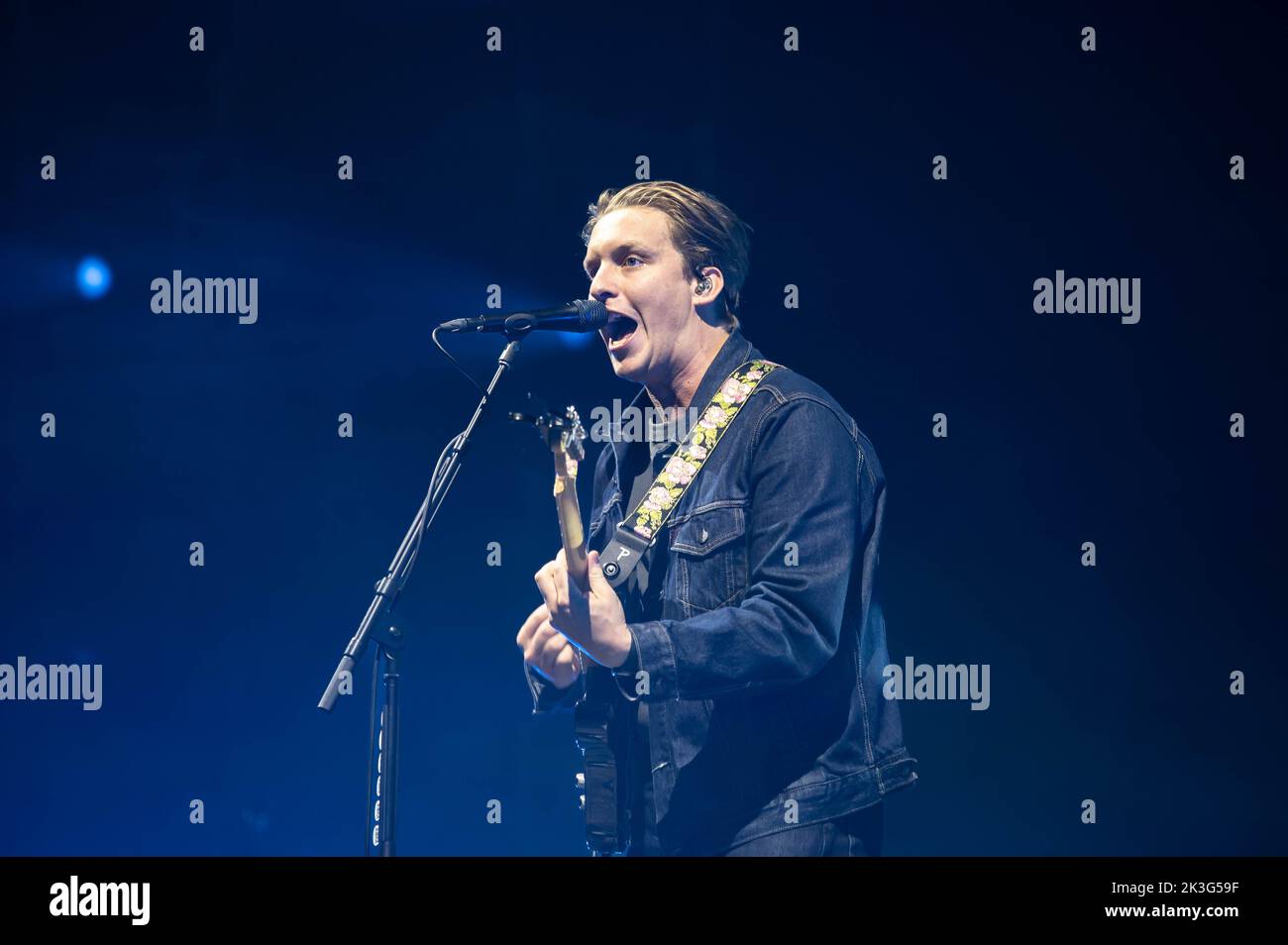 Glasgow, Scotland, 26th September 2022, Ezra performing at OVO