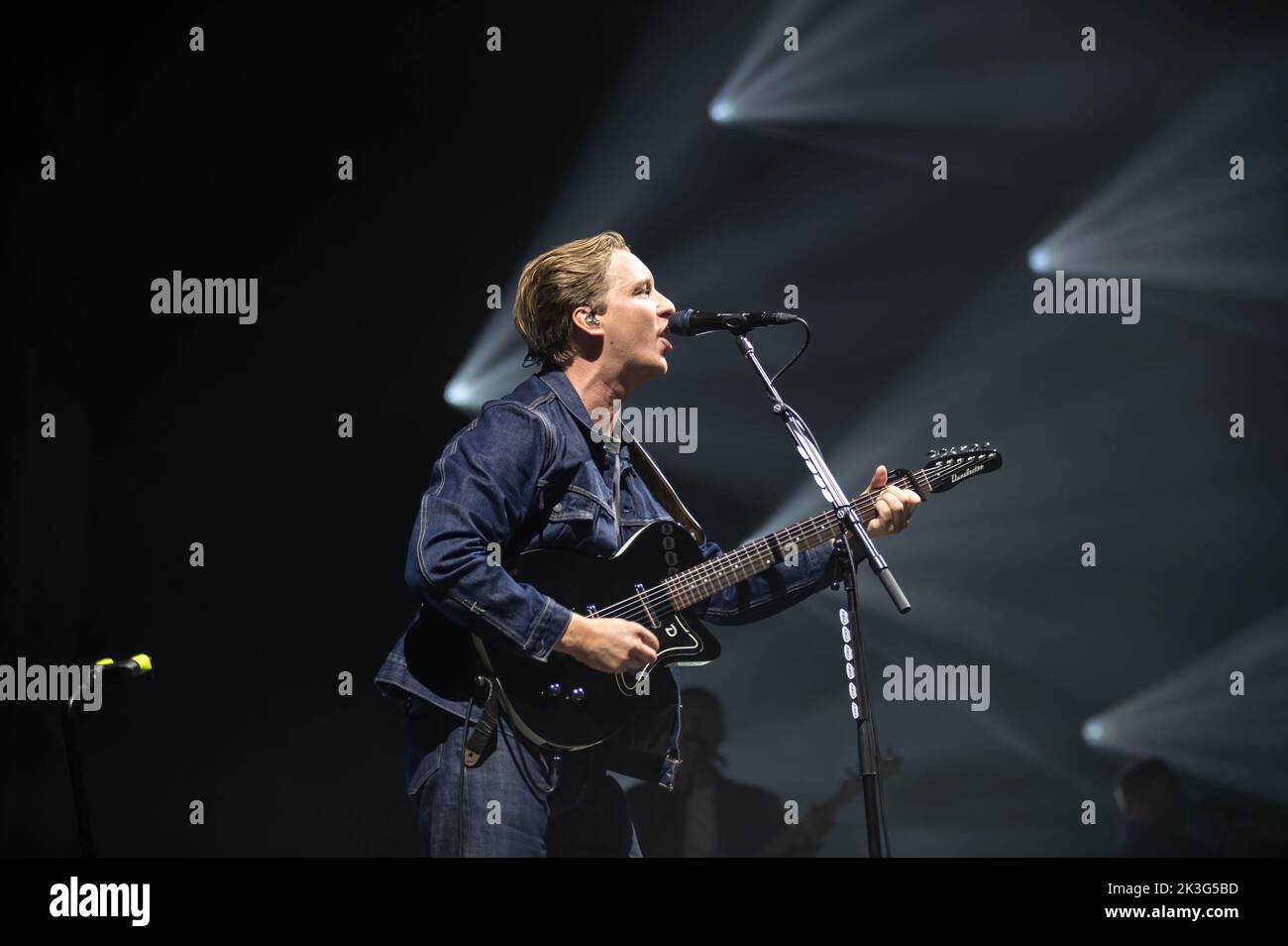 Glasgow, Scotland, 26th September 2022, Ezra performing at OVO