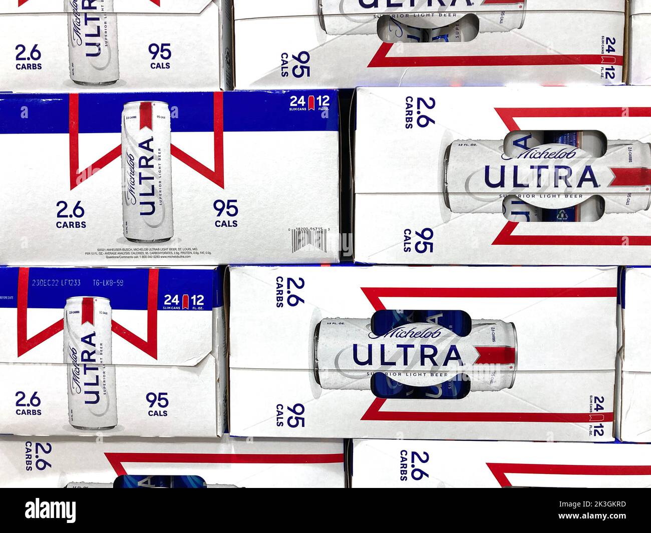 Michelob ULTRA, Superior Light Beer 24 pack beer slim cans display at grocery store - San Jose, California, USA - 2022 Stock Photo