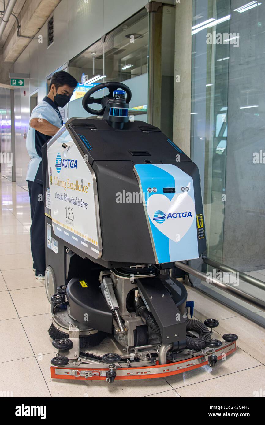 Bangkok international airport cleaning service hi-res stock photography ...