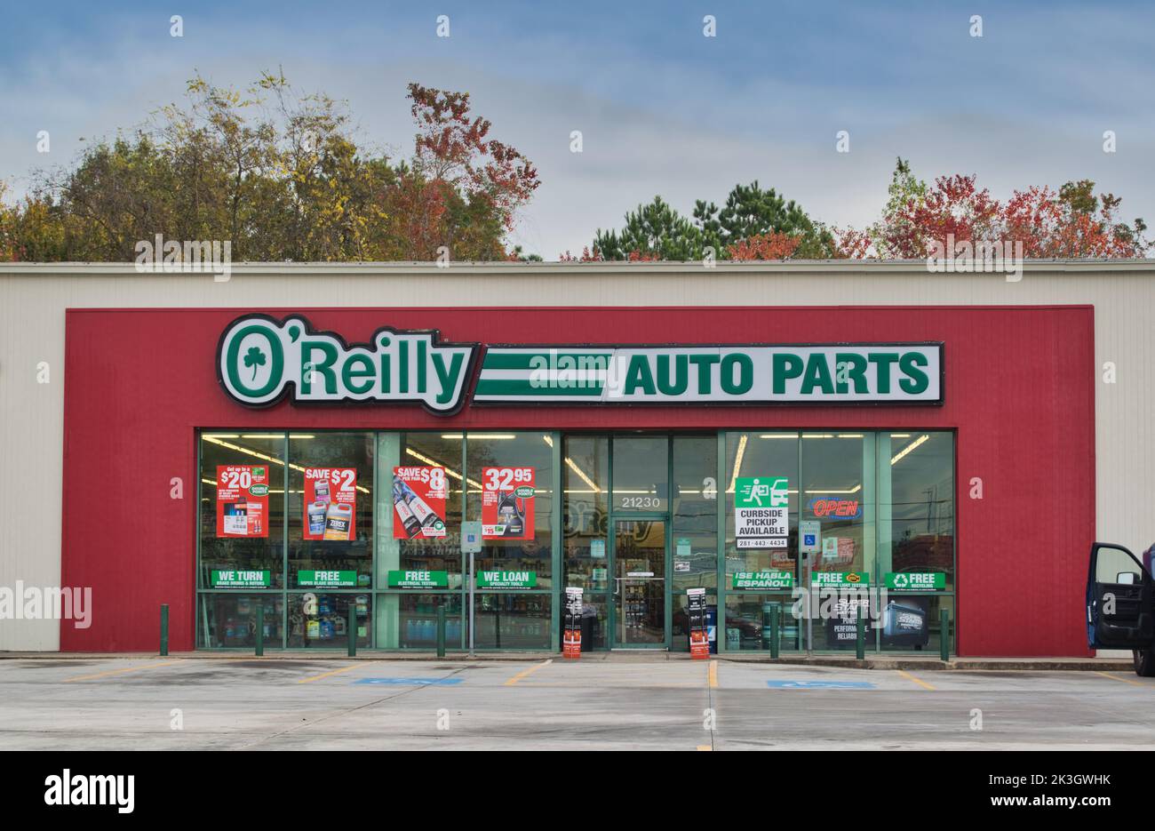 Houston, Texas USA 12-03-2021: O'Reilly Auto Parts storefront exterior in Houston, TX. Local retail chain selling aftermarket automotive supplies. Stock Photo