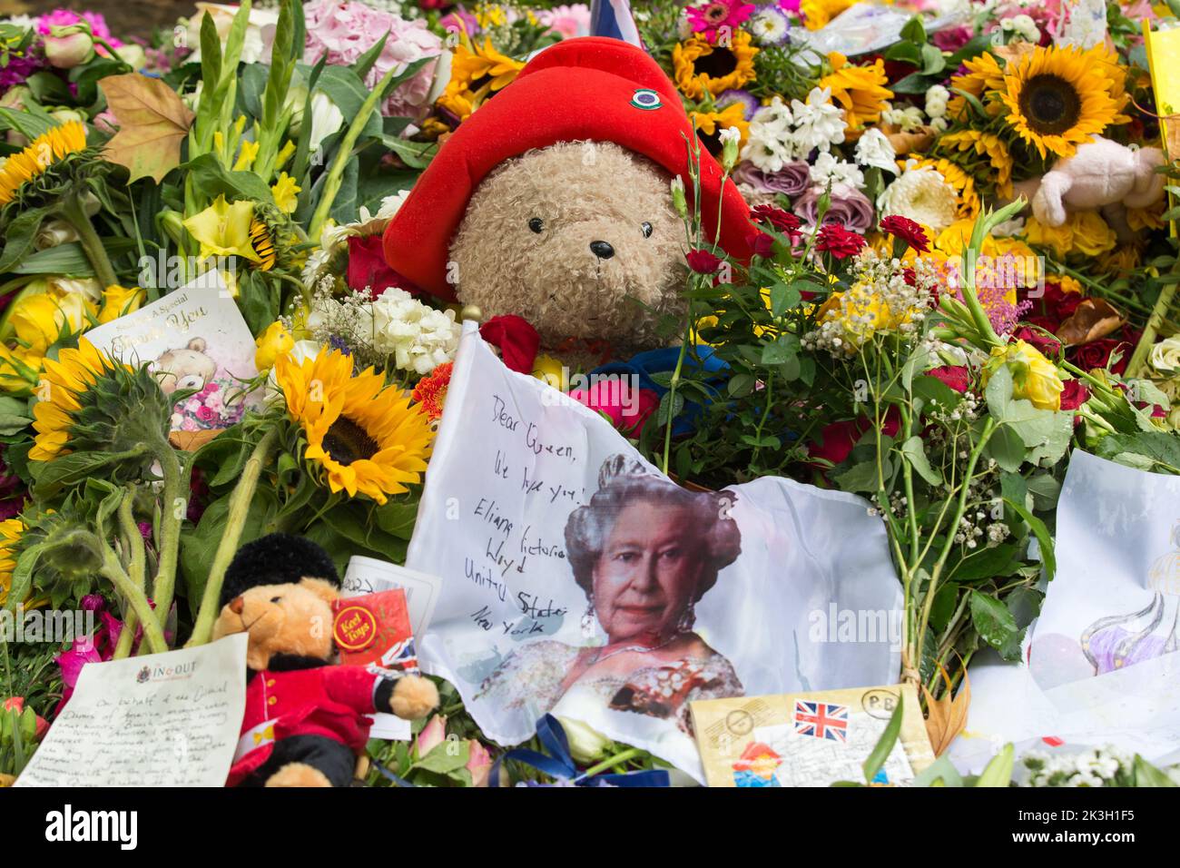 London UK September 2022 Floral Tributes for Queen Elizabeth ll in Green Park Stock Photo