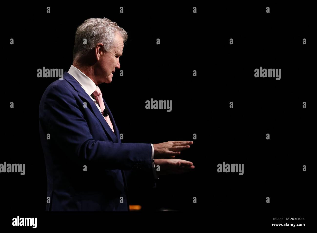 Melbourne, Australia, 26 September, 2022. Well known commentator Ross Cameron opens the night during An Evening With Nigel Farage at The Melbourne Convention and Exhibition Centre on September 26, 2022 in Melbourne, Australia. Credit: Dave Hewison/Speed Media/Alamy Live News Stock Photo