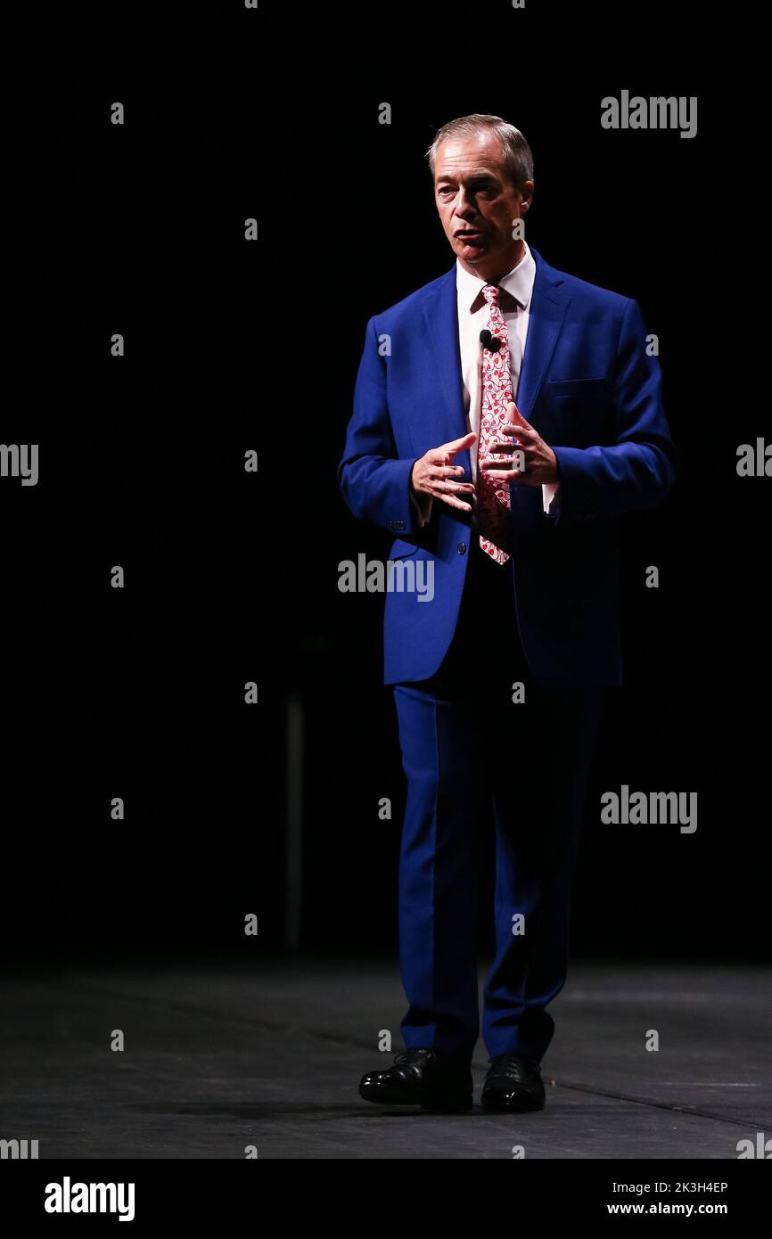Melbourne, Australia, 26 September, 2022. Nigel Farage speaks to a sold out audience during An Evening With Nigel Farage at The Melbourne Convention and Exhibition Centre on September 26, 2022 in Melbourne, Australia. Credit: Dave Hewison/Speed Media/Alamy Live News Stock Photo