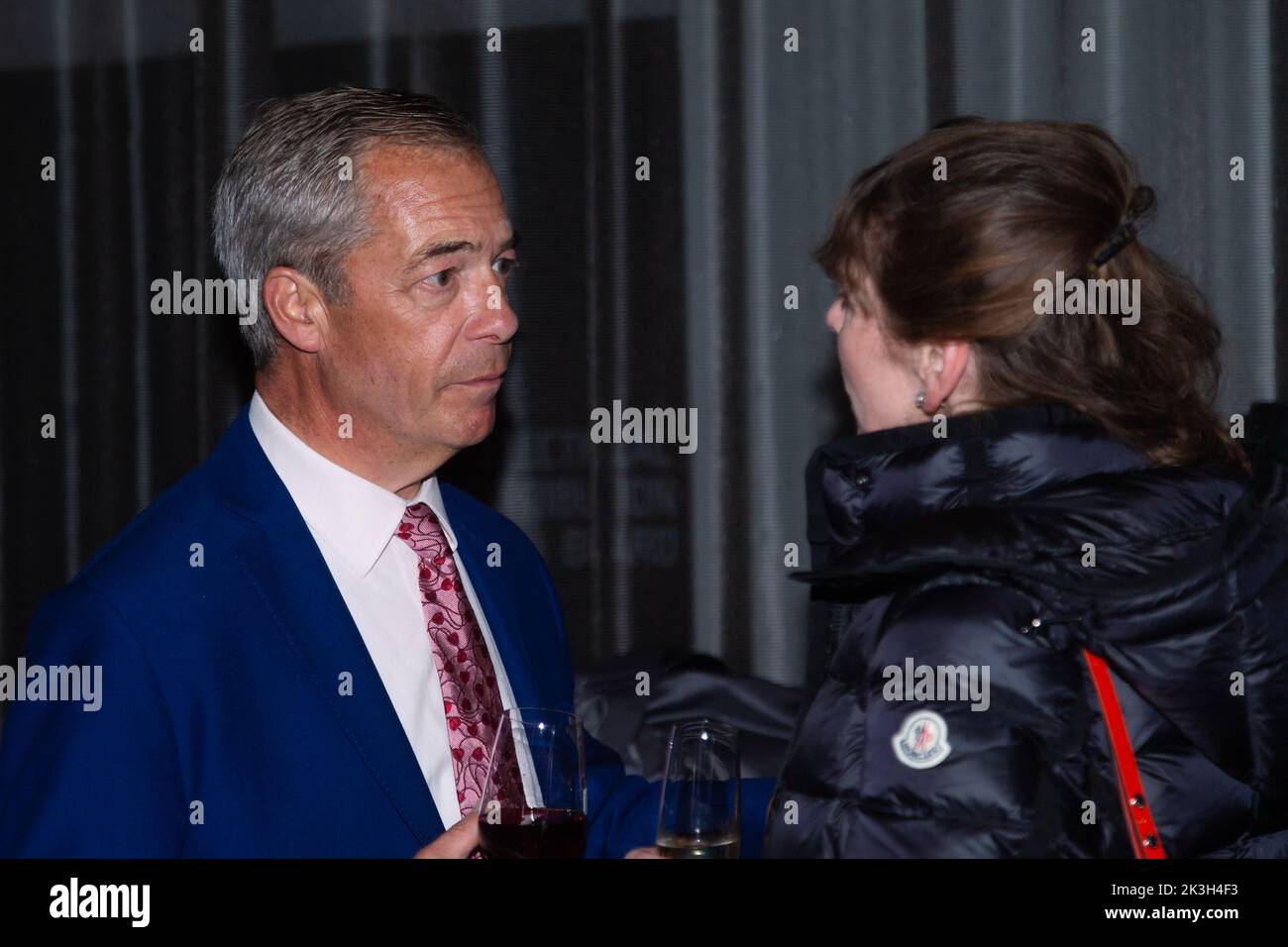 Melbourne, Australia, 26 September, 2022. Nigel Farage is seen having a conversation with a guest during An Evening With Nigel Farage at The Melbourne Convention and Exhibition Centre on September 26, 2022 in Melbourne, Australia. Credit: Dave Hewison/Speed Media/Alamy Live News Stock Photo
