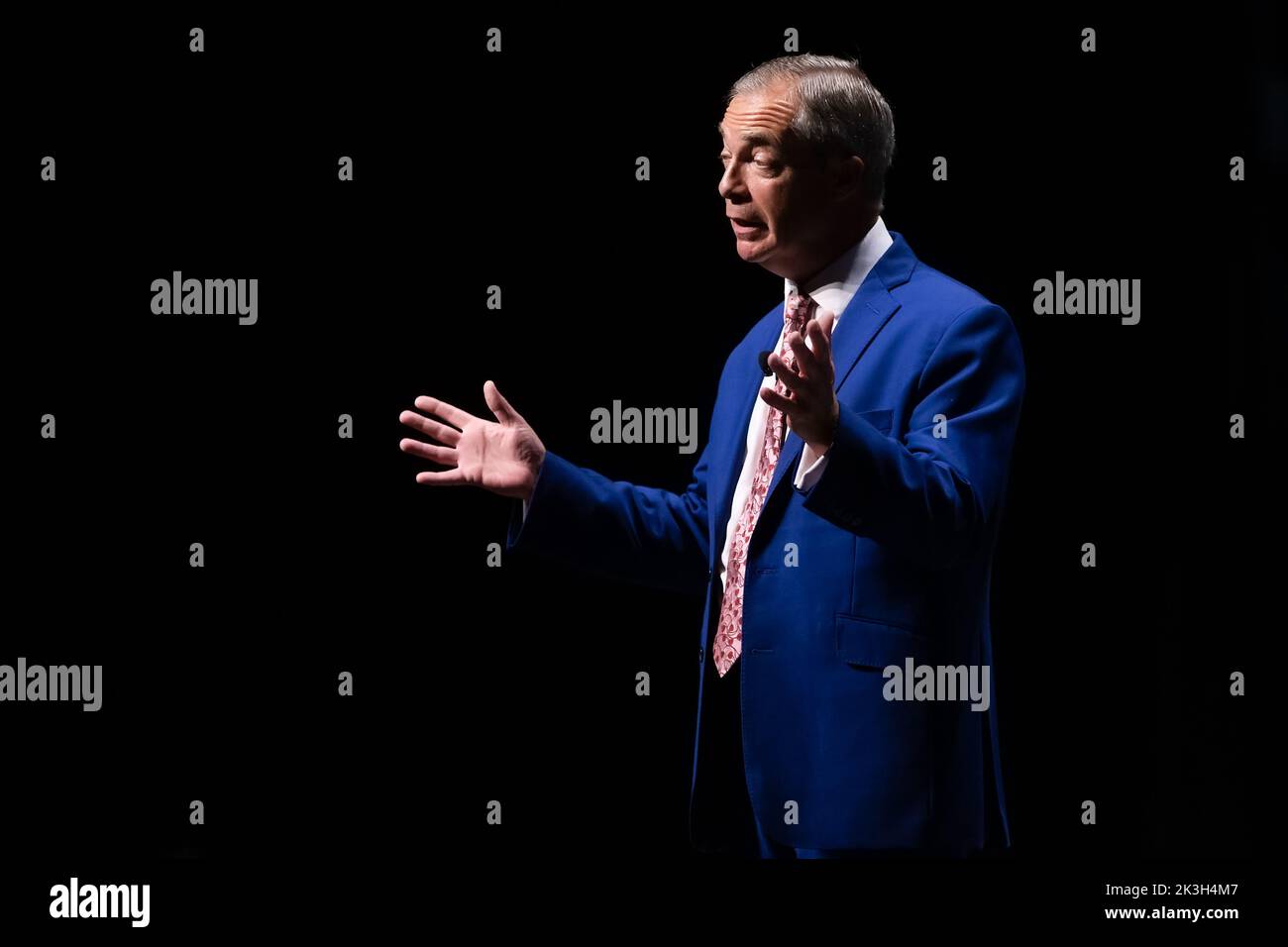Melbourne, Australia, 26 September, 2022. Nigel Farage speaks to a sold out audience during An Evening With Nigel Farage at The Melbourne Convention and Exhibition Centre on September 26, 2022 in Melbourne, Australia. Credit: Dave Hewison/Speed Media/Alamy Live News Stock Photo