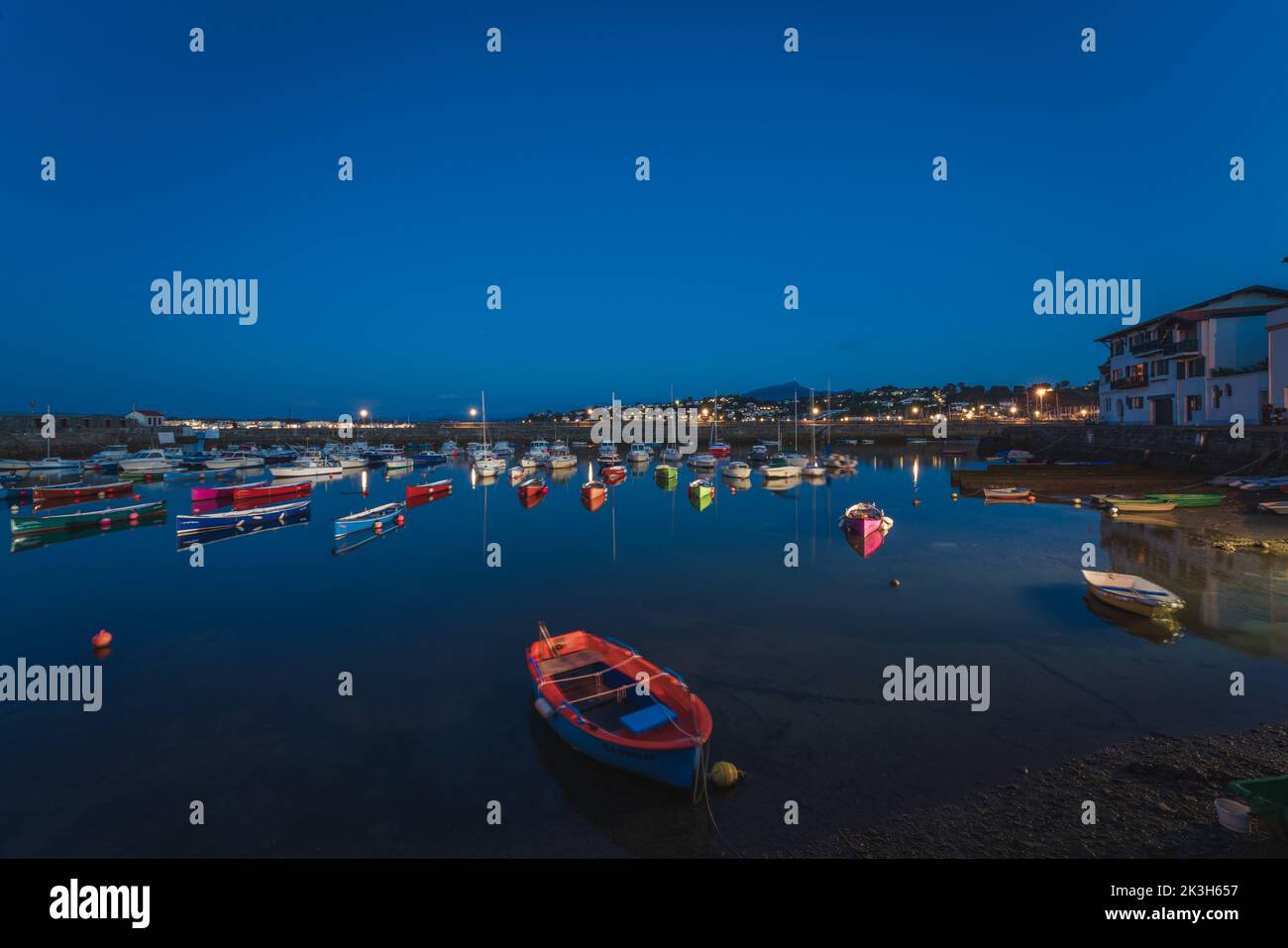 Harbor small seaside village hi-res stock photography and images - Alamy