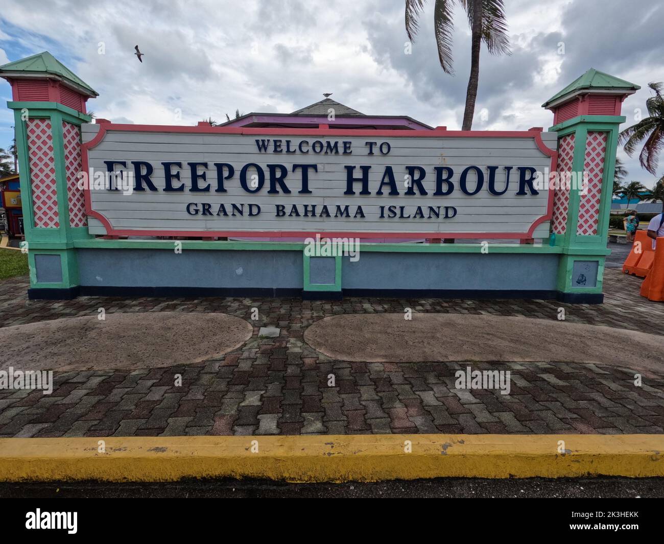 FREEPORT, GRAND BAHAMA ISLAND - APRIL 29, 2022: A sign welcomes ...