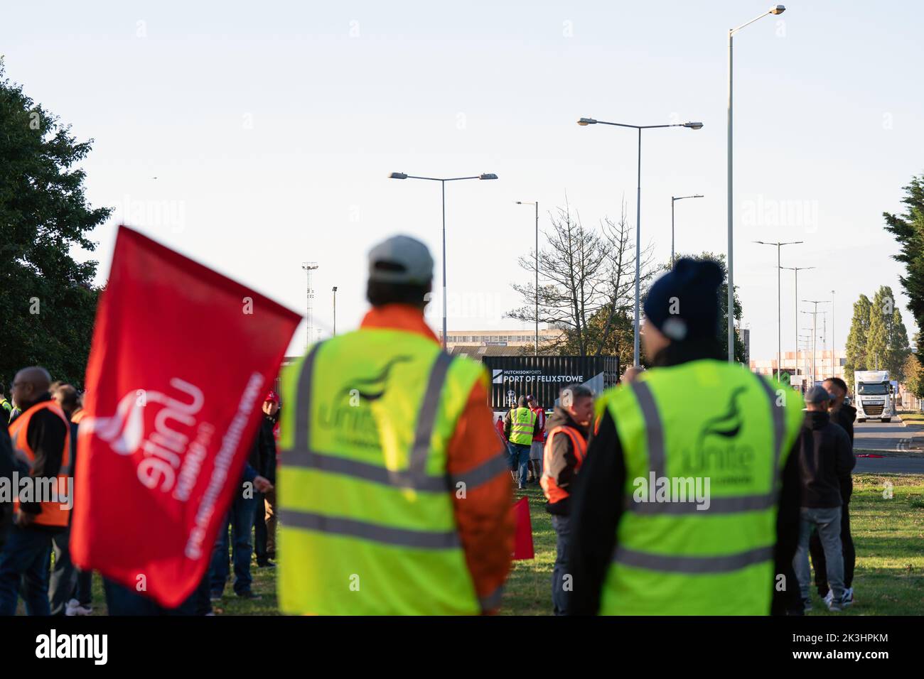 Members of the Unite union man a picket line at one of the entrances to the Port of Felixstowe in Suffolk in a long-running dispute over pay. Around 1,900 union members at the port are walking out for a second time, until October 5, following an eight-day stoppage last month. Picture date: Tuesday September 27, 2022. Stock Photo