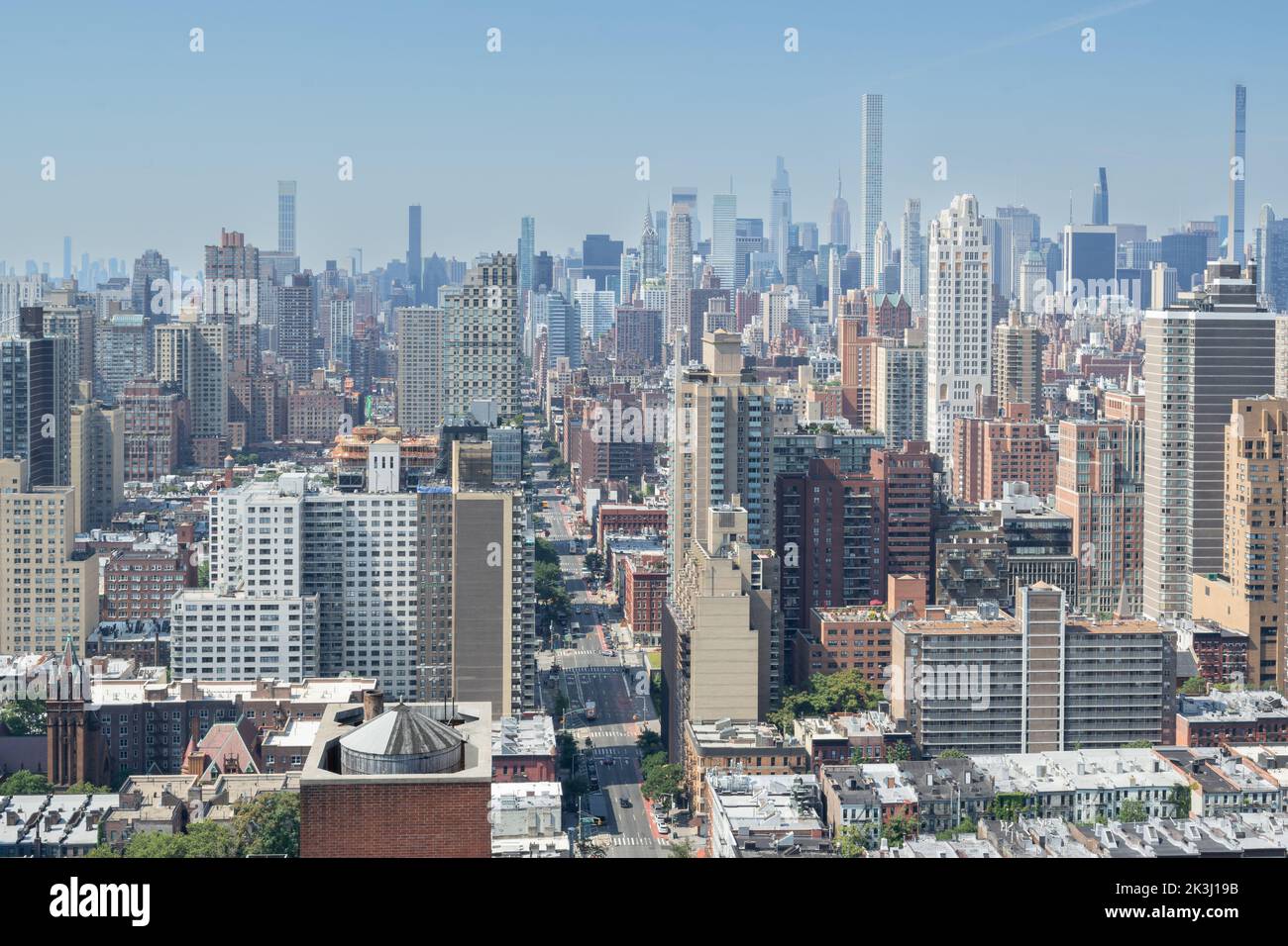 A view of the Manhattan Skyline and on the roofs from Upper East Side Stock Photo