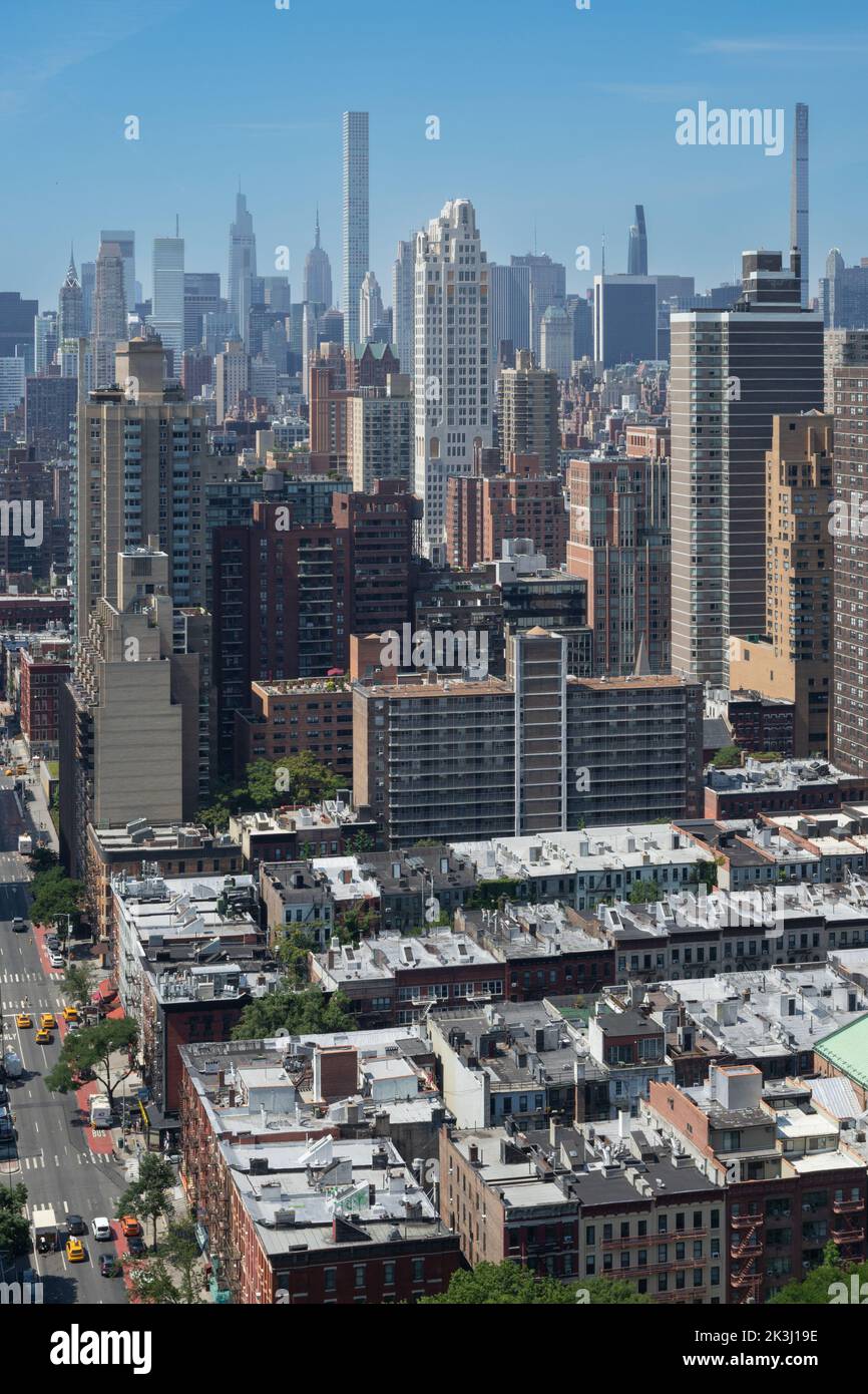 A view on the Manhattan Skyline and on the roofs from Upper East Side Stock Photo
