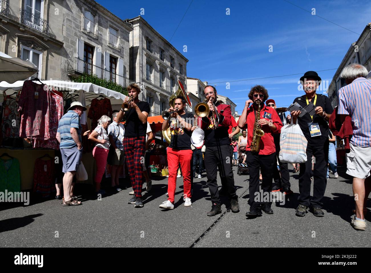 French jazz band musicians performing at street market inNérac in the Lot-et-Garonne department, Southwestern France Stock Photo