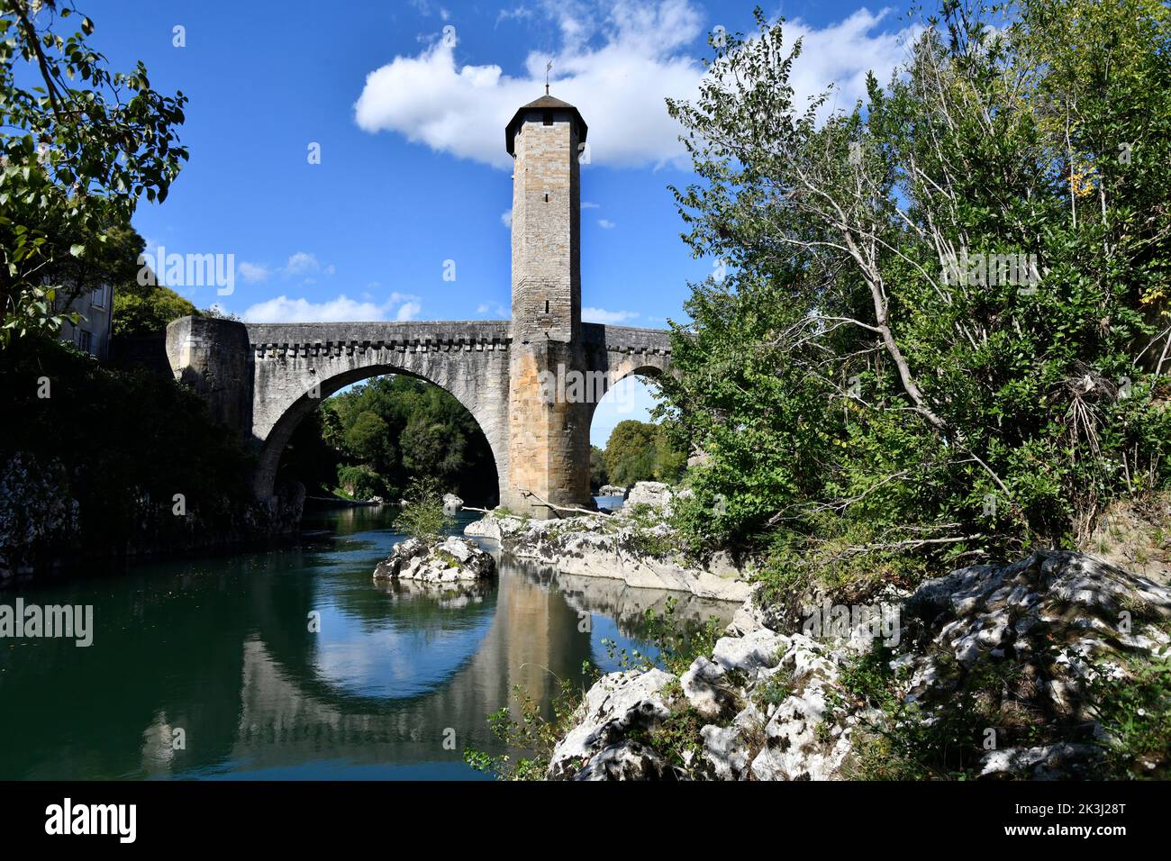 The old Roman bridge Orthez, France Stock Photo - Alamy