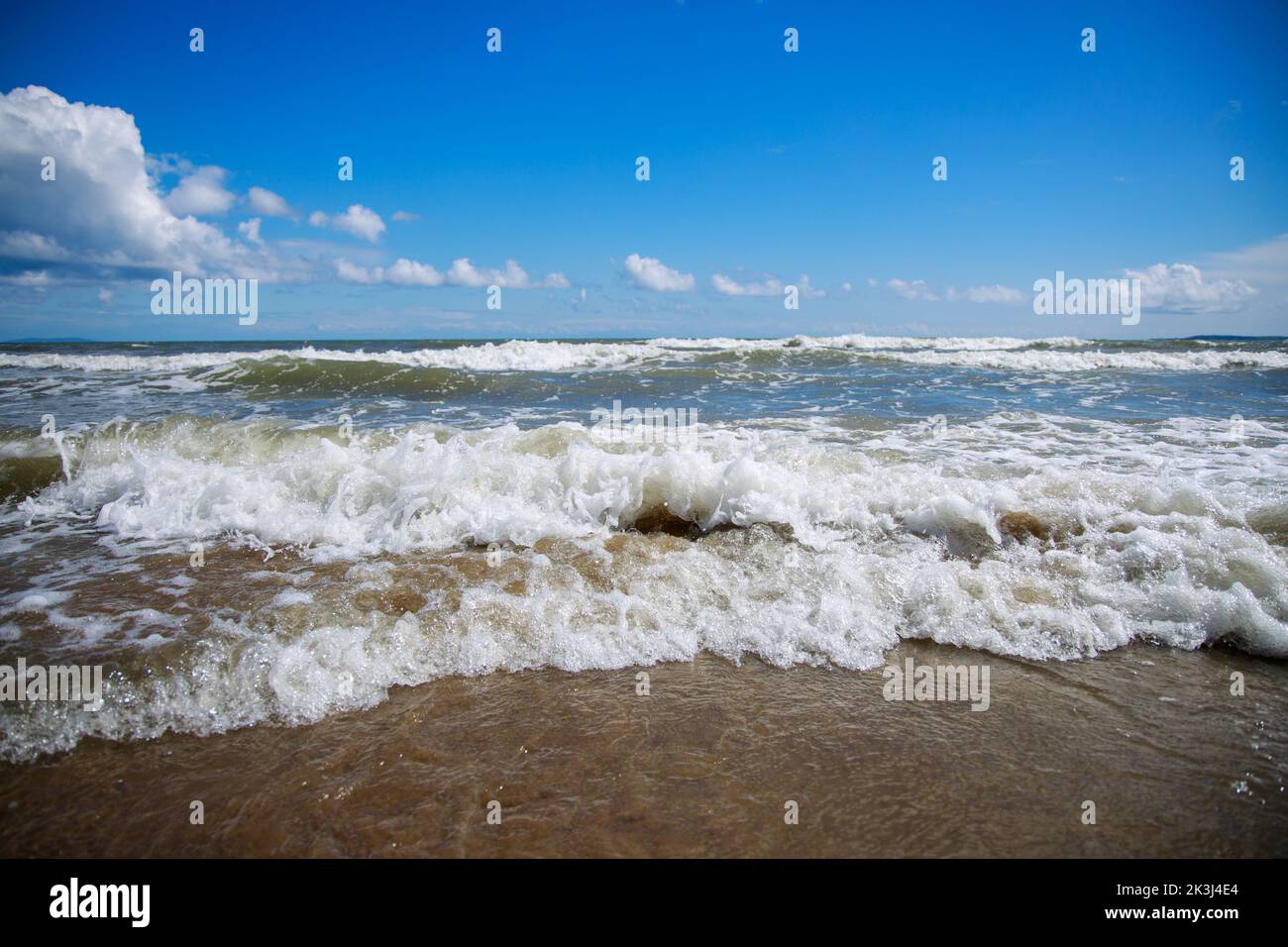 Foamy ocean wave washing sandy hi-res stock photography and images - Alamy