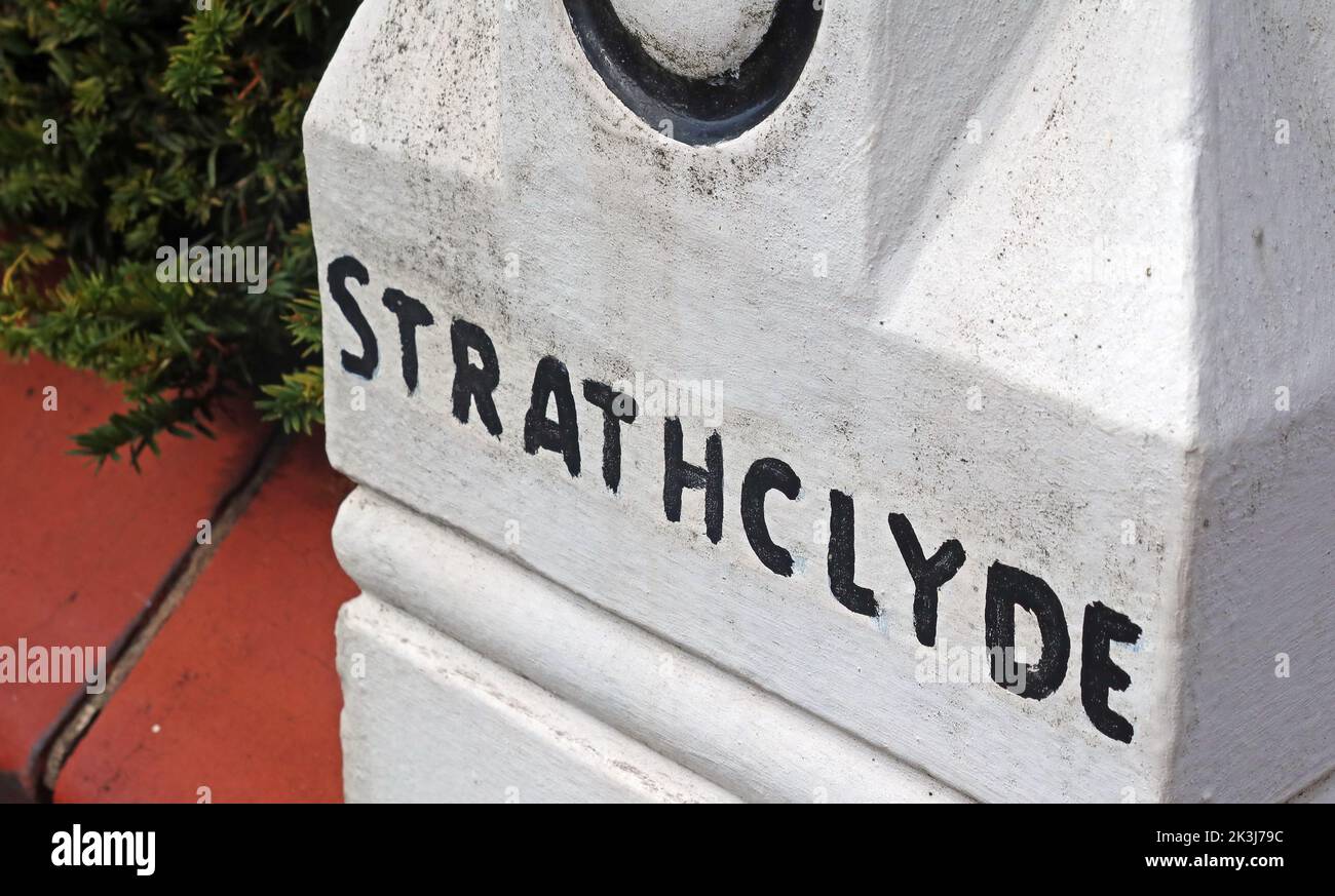 House name, Strathclyde on stone entrance bollard, Stockton Heath, Warrington, Cheshire, England, UK Stock Photo