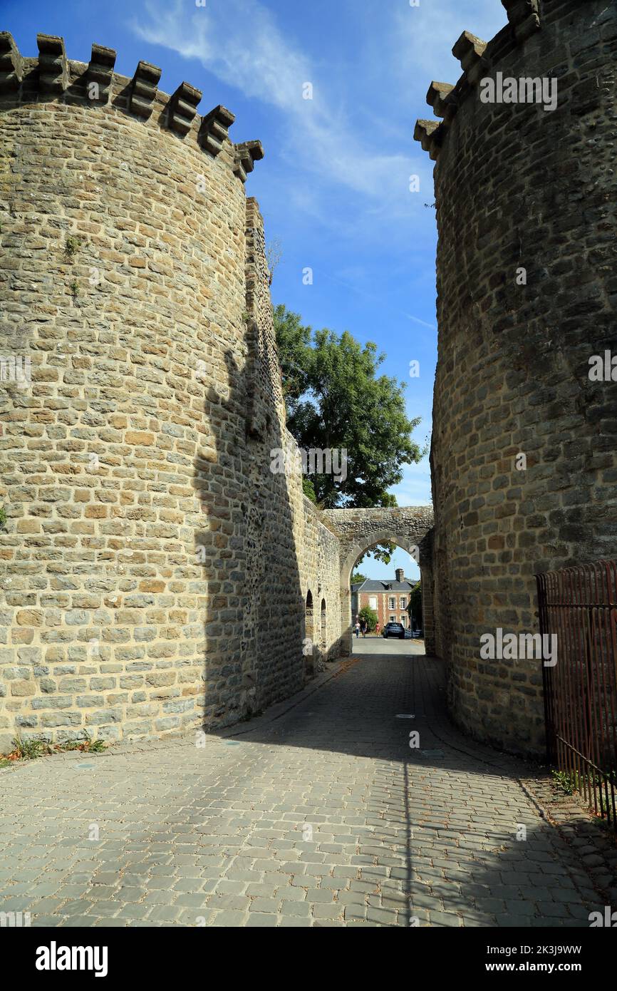 Tours Guillaume, (also known as Porte de Haut or Porte Jeanne d’Arc
