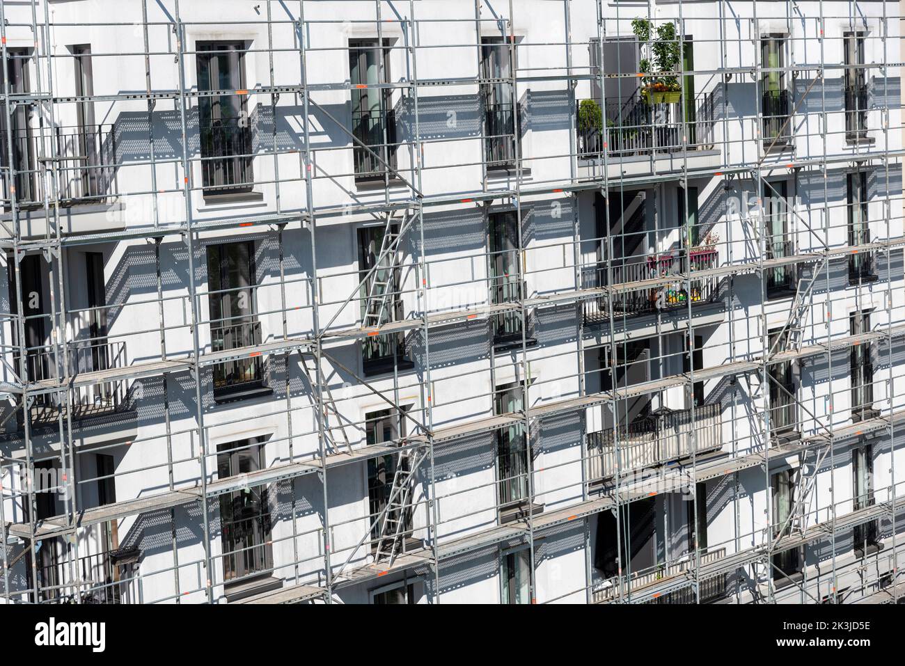 Baustelle, Gerüst an einem Wohngebäude in Hamburg, Deutschland Stock Photo
