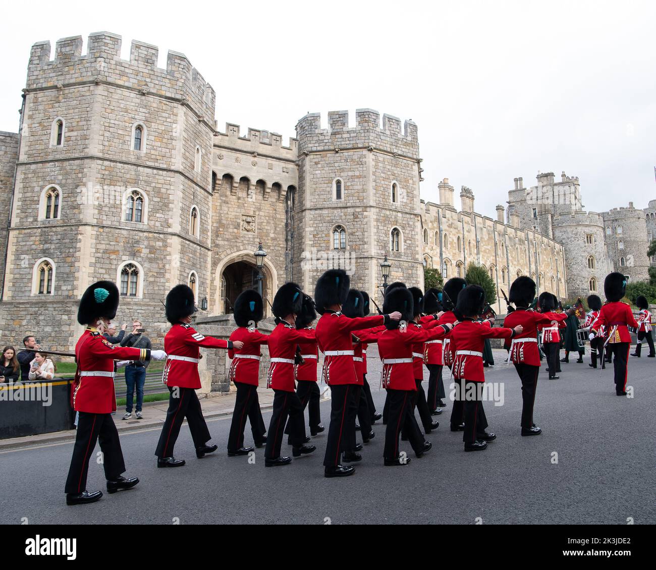 Windsor, Berkshire, UK. 27th September, 2022. The Changing of the Guard is now taking place again following the end of the Official Mourning Period after the death of Queen Elizabeth II. The Changing of the Guard today was by the Windsor Castle Guard, 12 Company Irish Guards with musical support by the Pipes of the 1st Battalion Irish Guards. Credit: Maureen McLean/Alamy Live News Stock Photo