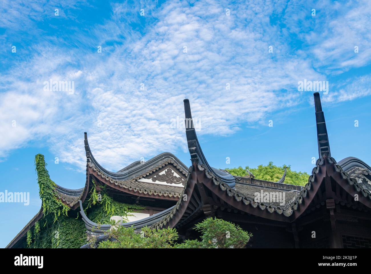 A corner of a building in Zuibaichi Park, Shanghai, China Stock Photo ...