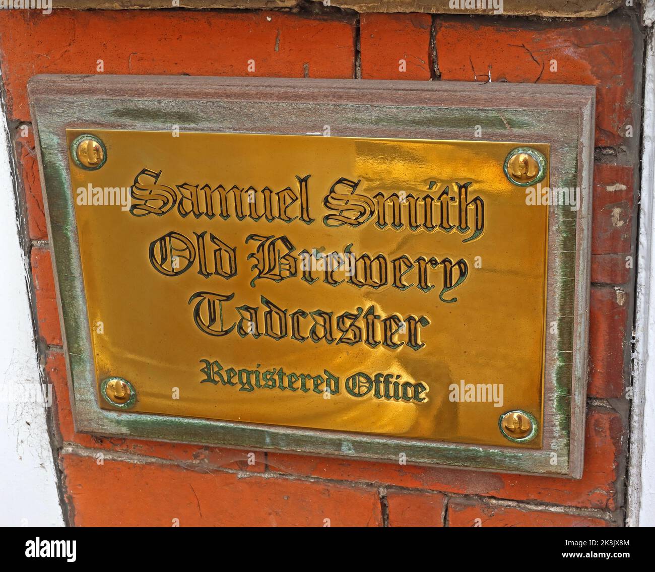 Brass plate, Samuel Smith, Old Brewery, Tadcaster, registered office, High St, Tadcaster, North Yorkshire, England, UK, LS24 9SB Stock Photo