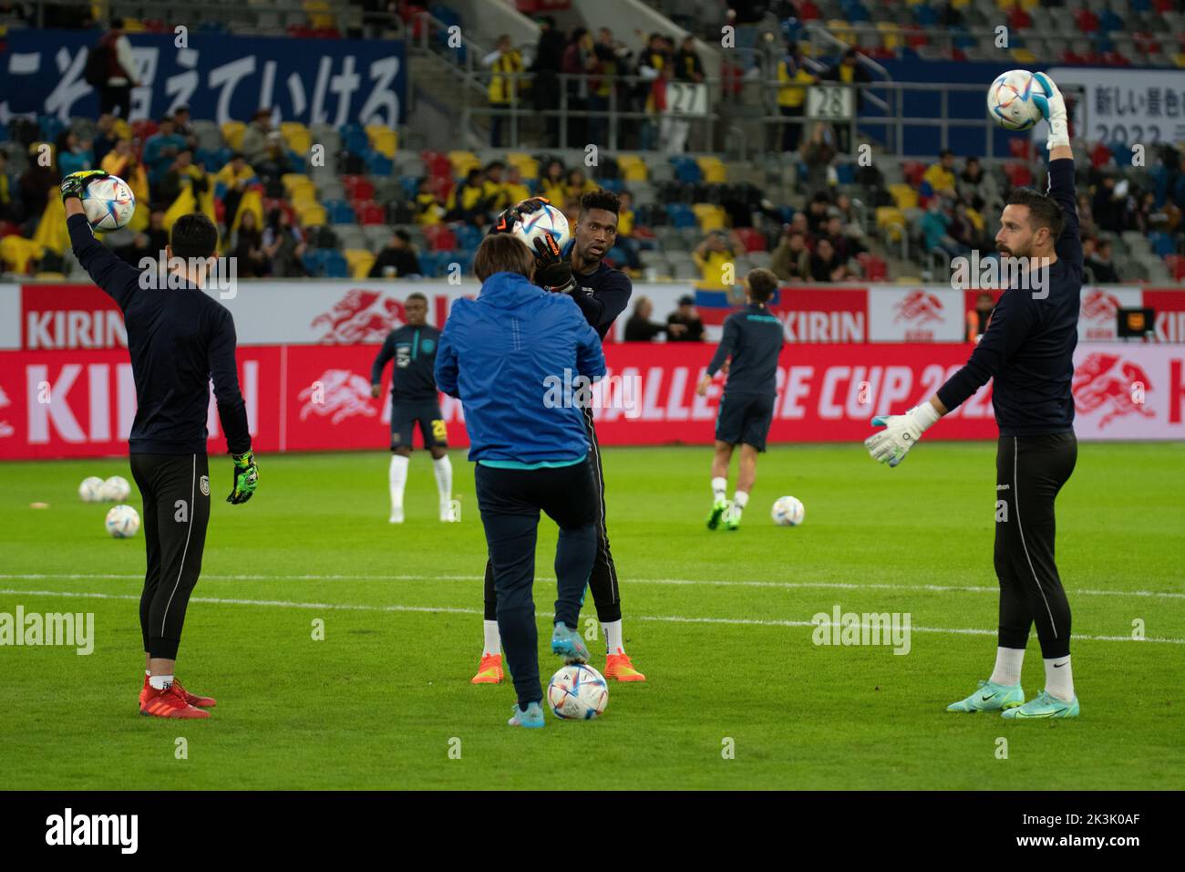 Dusseldorf, North Rhine-Westphalia, Germany. 27th Sep, 2022. Ecuadorian goalkeepers HERNAN GALINDEZ (right), ALEXANDER DOMINGUEZ (middle, back) and GONZALO VALLE (left) warm up before the Ecuador vs. Japan match in the Kirin Challenge Cup 2022 in the Merkur Spiel Arena in Dusseldorf, Germany. (Credit Image: © Kai Dambach/ZUMA Press Wire) Stock Photo