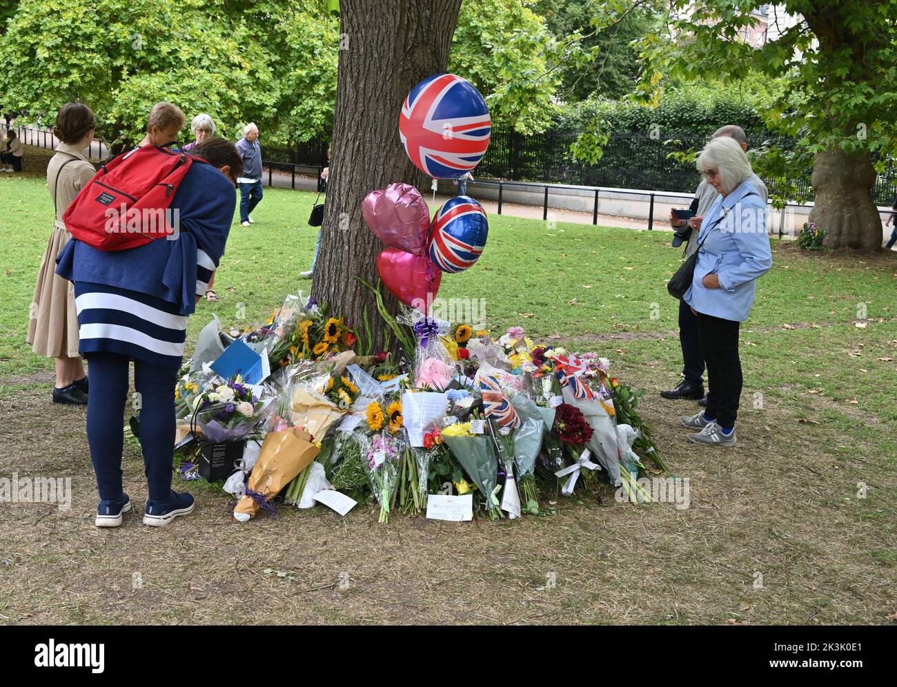 Following the death of HM Queen Elizabeth II on 8 September 2022 many people laid floral tributes. These examples were laid in Green Park, London. Stock Photo