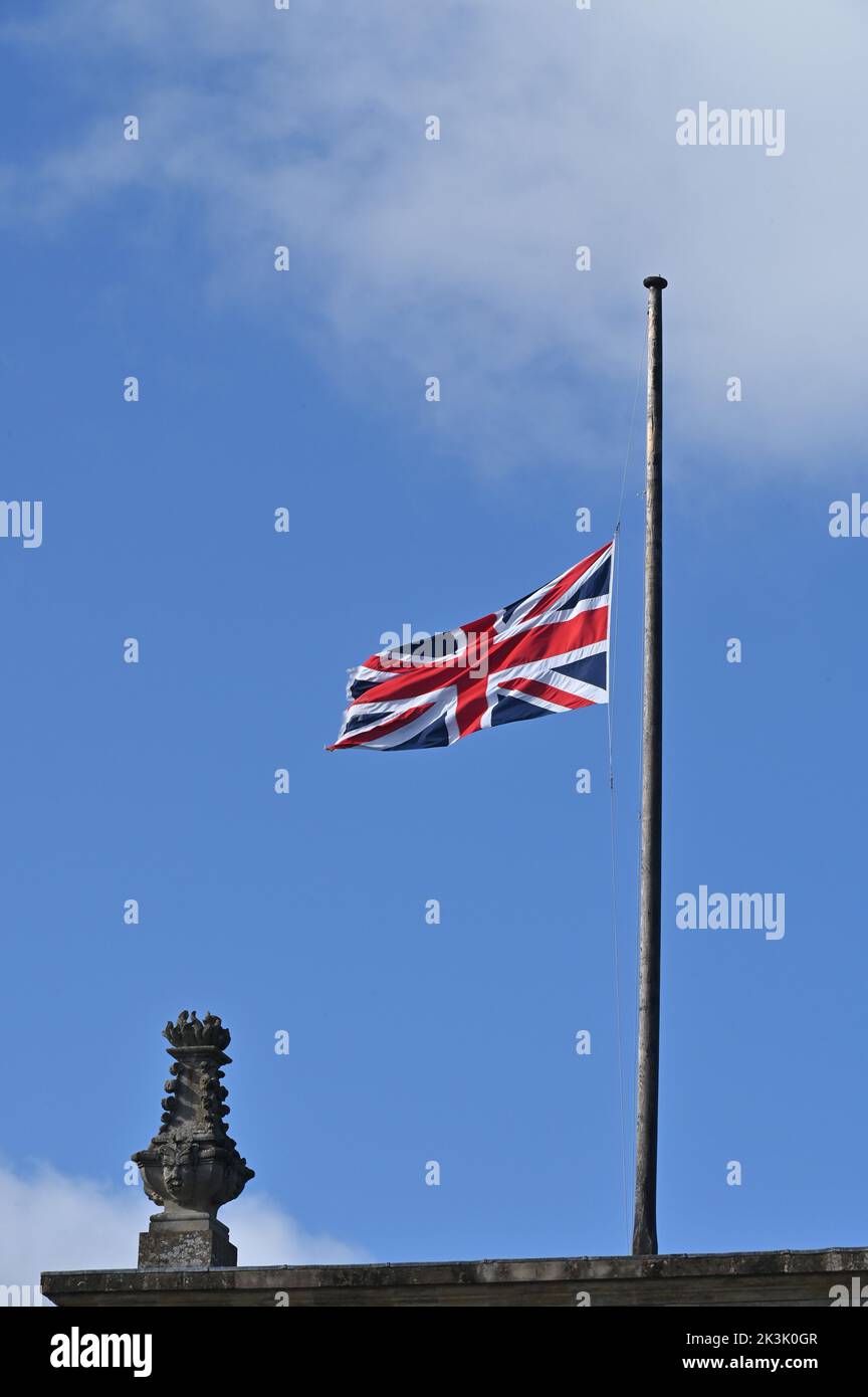 The Union Jack at Blenheim Palace, Woodstock, Oxfordshire flies at half mast following the death of HM Queen Elizabeth II on 8 September 2022 Stock Photo
