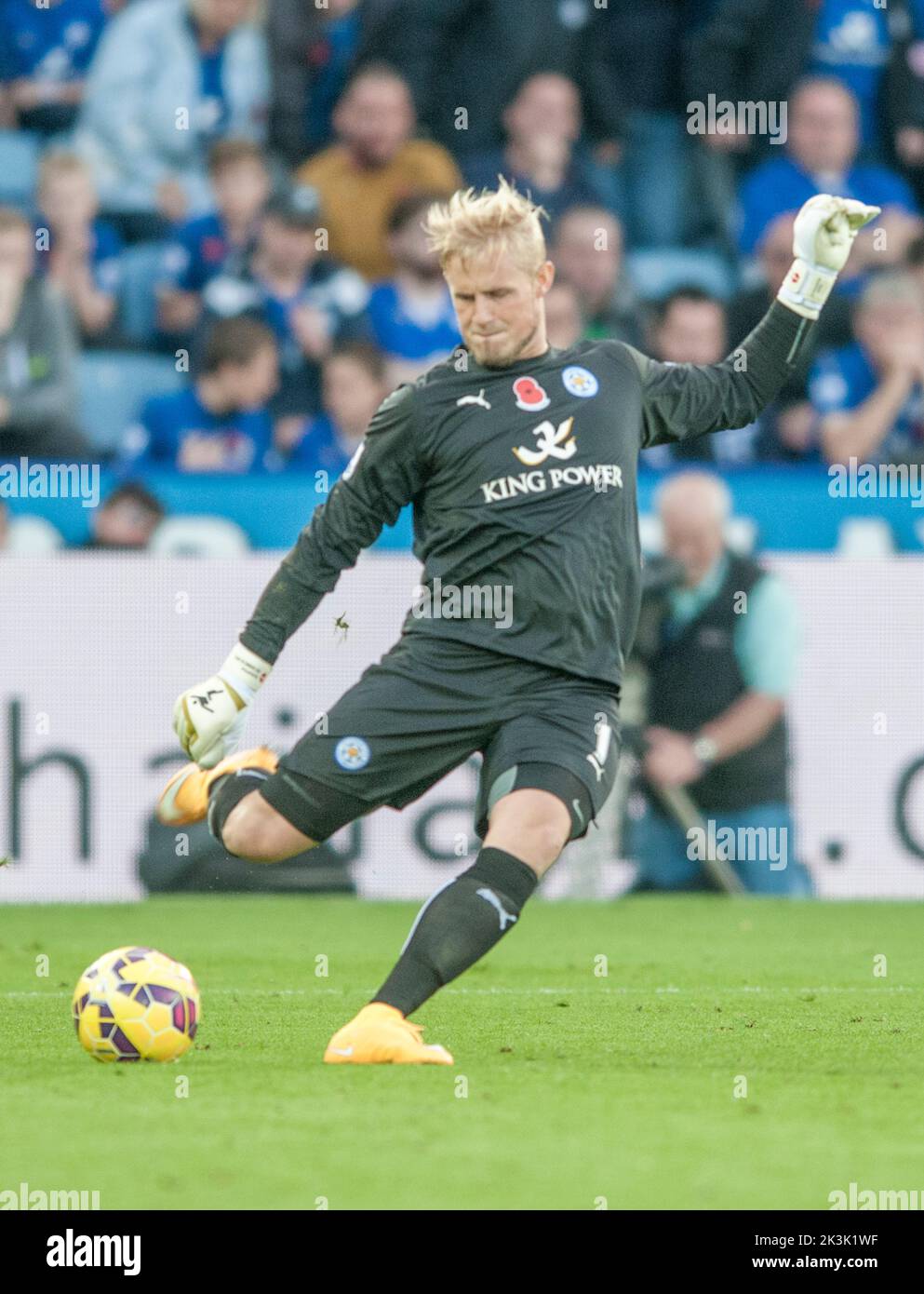 Leicester City Goalkeeper Kasper Schmeichel Stock Photo - Alamy