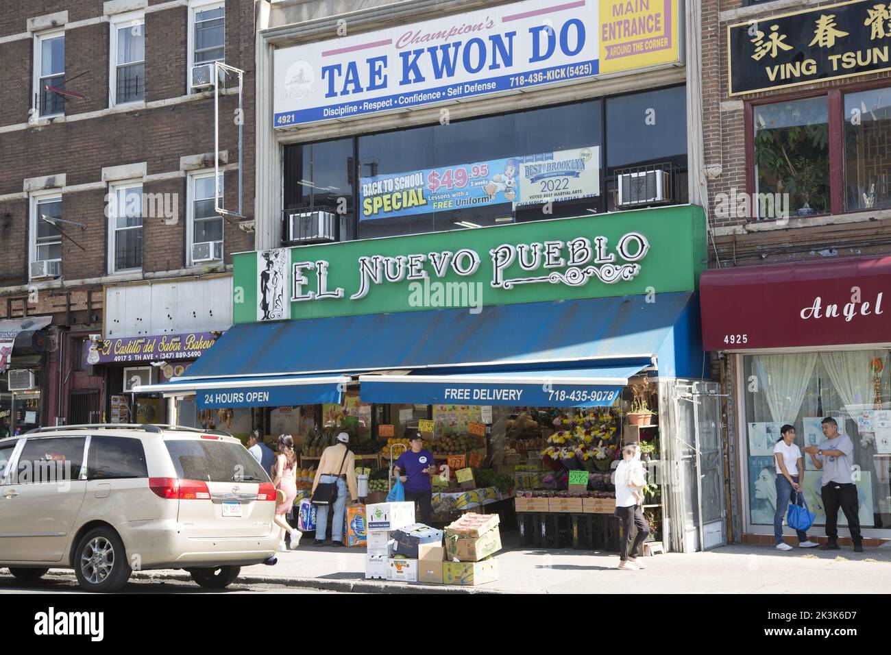 Life along 5th Avenue in the highly Hispanic and multiethnic
